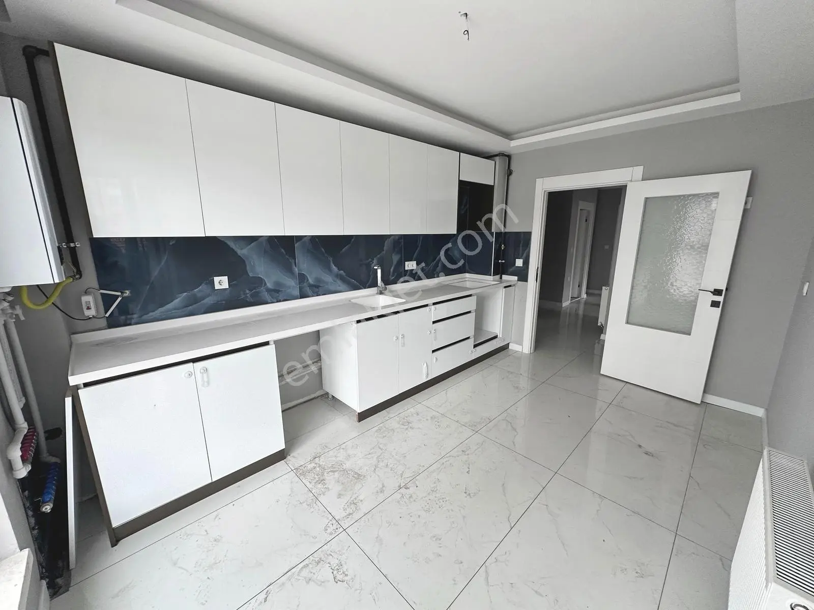 Misket Düzlükte Ara Katta Ön Cephe Full Yapılı 3+1 Satılık Daire — fotoğraf 7