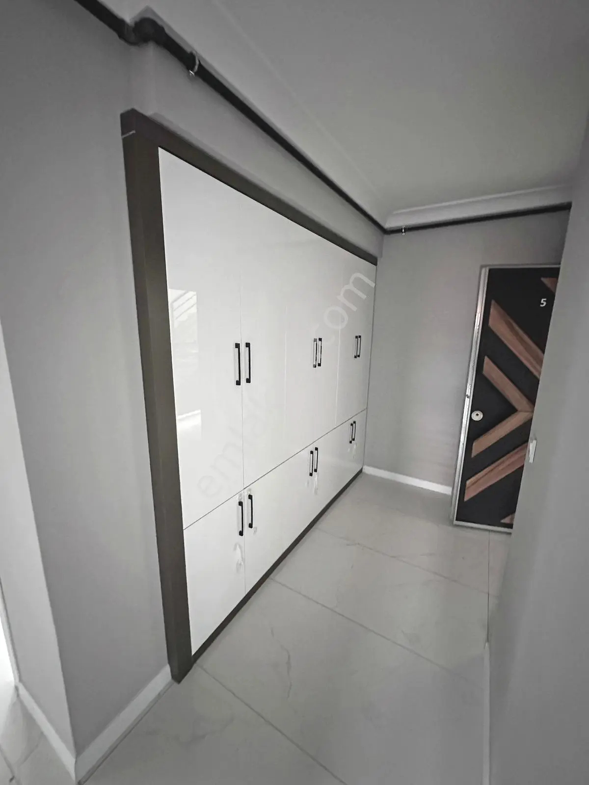 Misket Düzlükte Ara Katta Ön Cephe Full Yapılı 3+1 Satılık Daire — fotoğraf 22