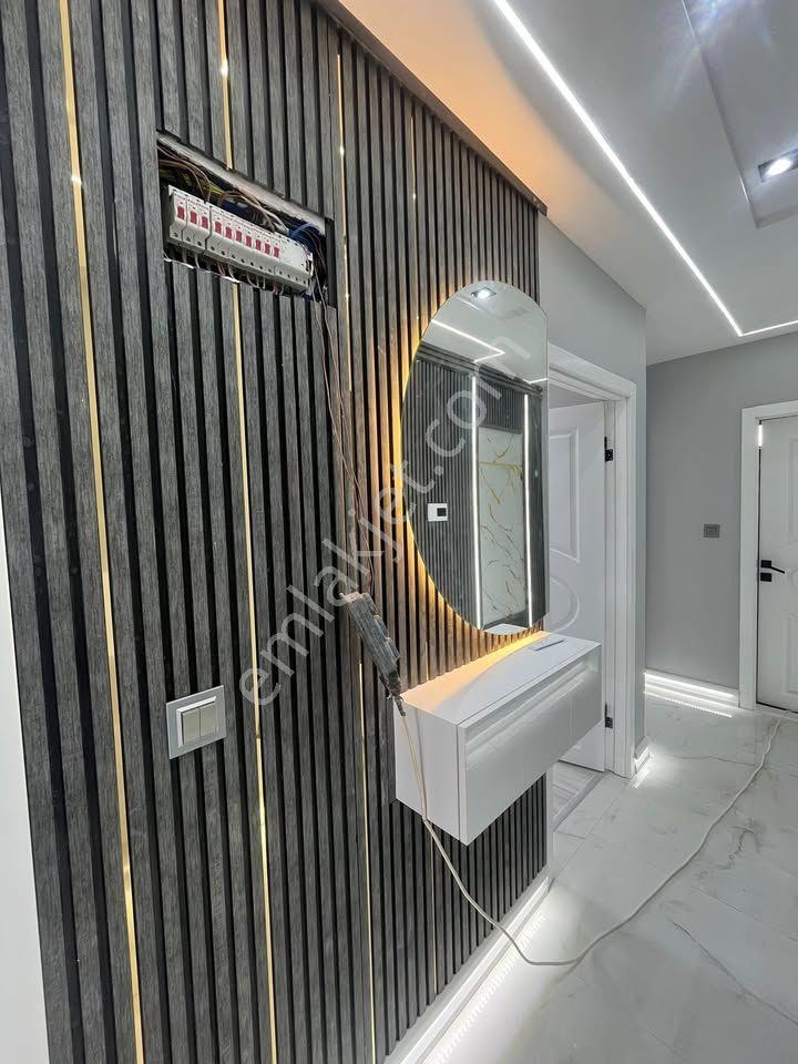 Beylikdüzü Cumhuriyet Mahallesi'nde Metrobüse Komşu Şık Tasarımlı 2+1 Dairemiz — fotoğraf 8