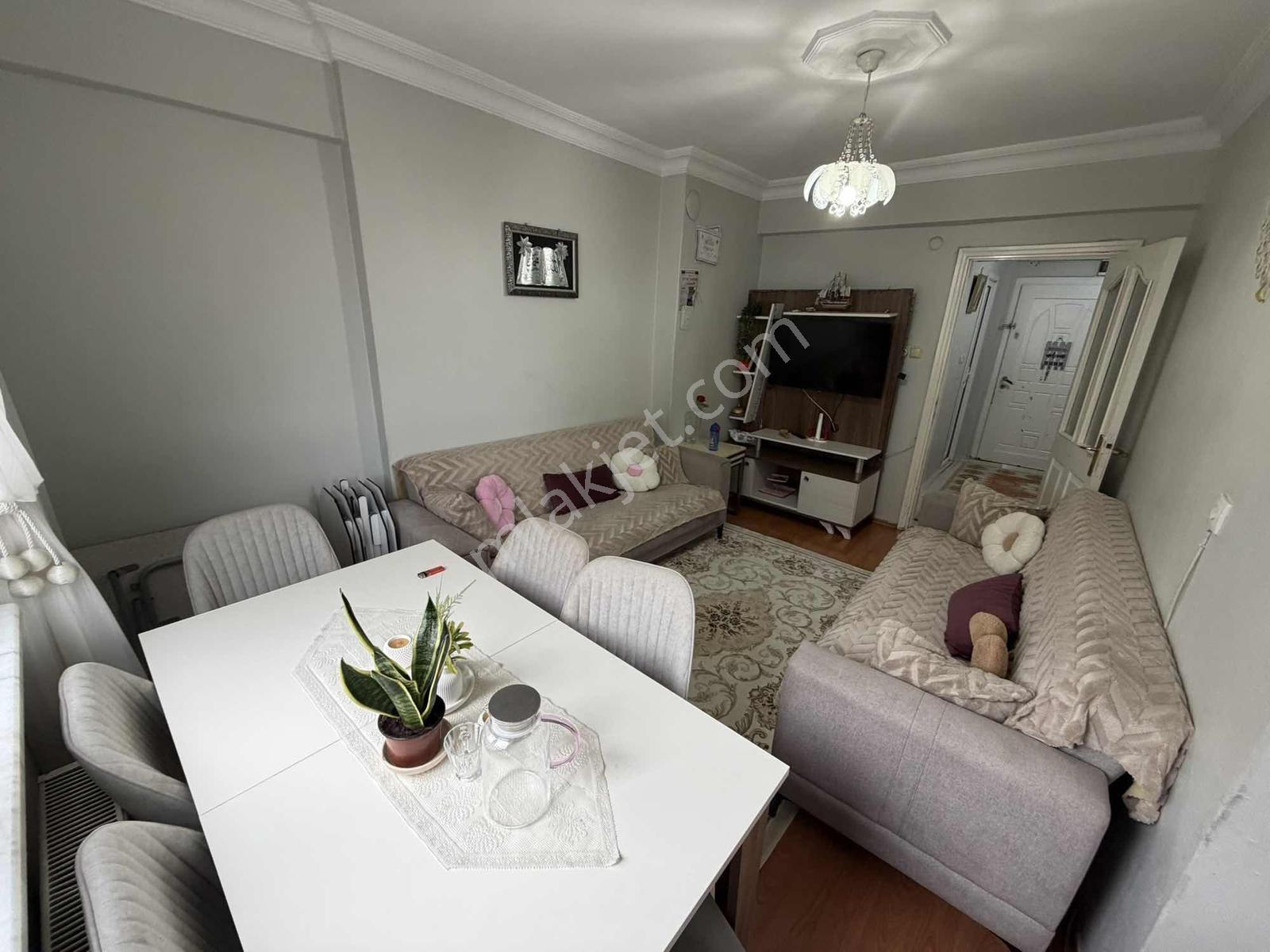 Güngören Merkez Mah 2+1 75M2 4.Kat 26 Yaş Satılık Daire