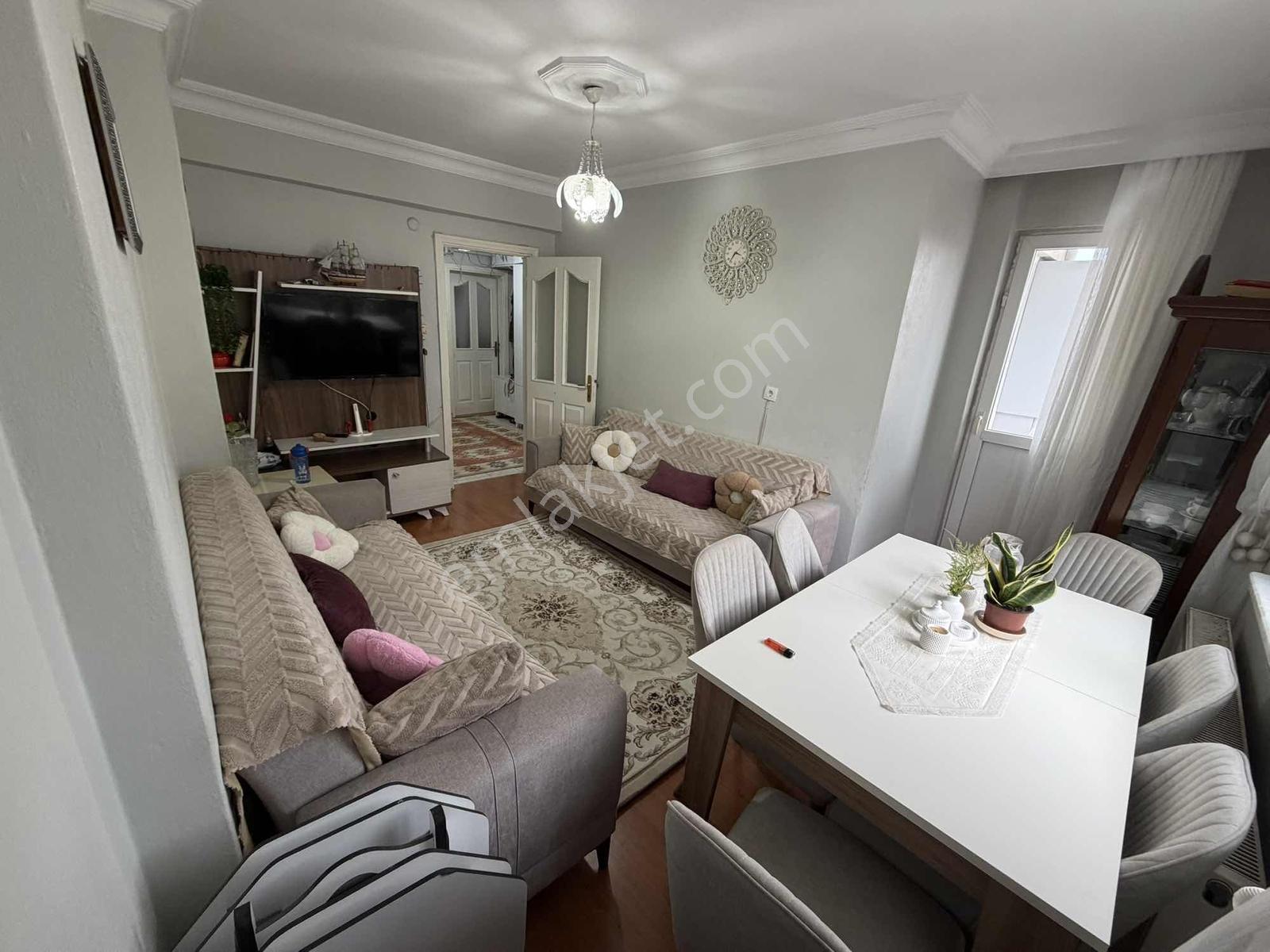 Güngören Merkez Mah 2+1 75m2 4.kat 26 Yaş Satılık Daire — fotoğraf 3
