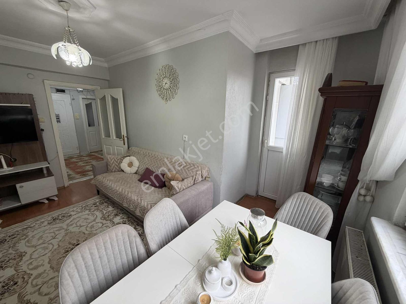 Güngören Merkez Mah 2+1 75m2 4.kat 26 Yaş Satılık Daire — fotoğraf 4