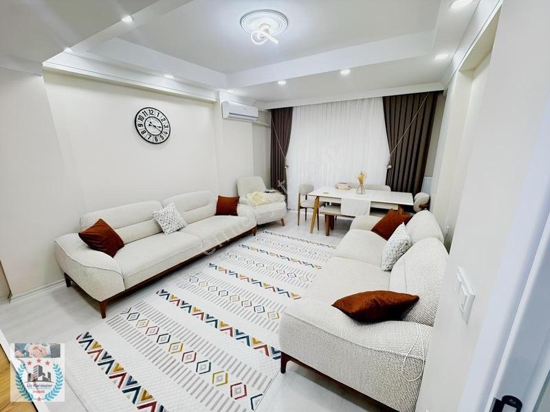 Üç Kardeşler'den İsmetpaşa Mh 3+1 1-yaş Asansörlü Lüx Daire — fotoğraf 2