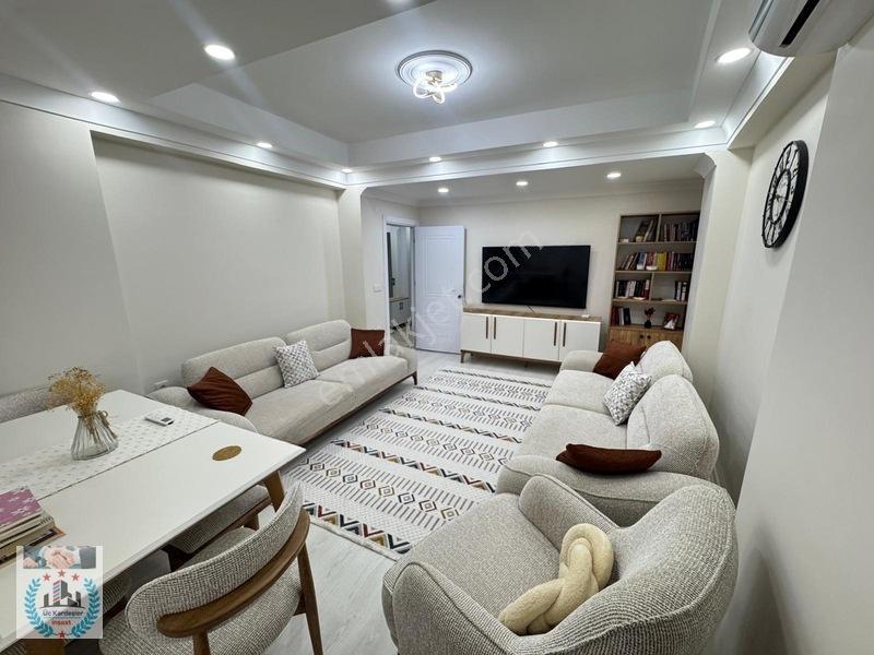 Üç Kardeşler'den İsmetpaşa Mh 3+1 1-yaş Asansörlü Lüx Daire — fotoğraf 3