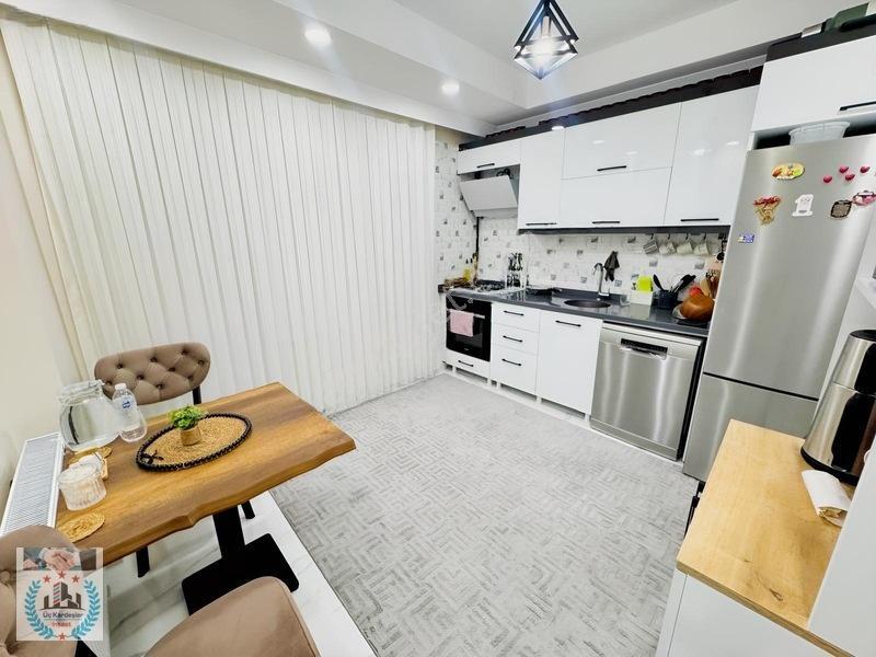 Üç Kardeşler'den İsmetpaşa Mh 3+1 1-yaş Asansörlü Lüx Daire — fotoğraf 23