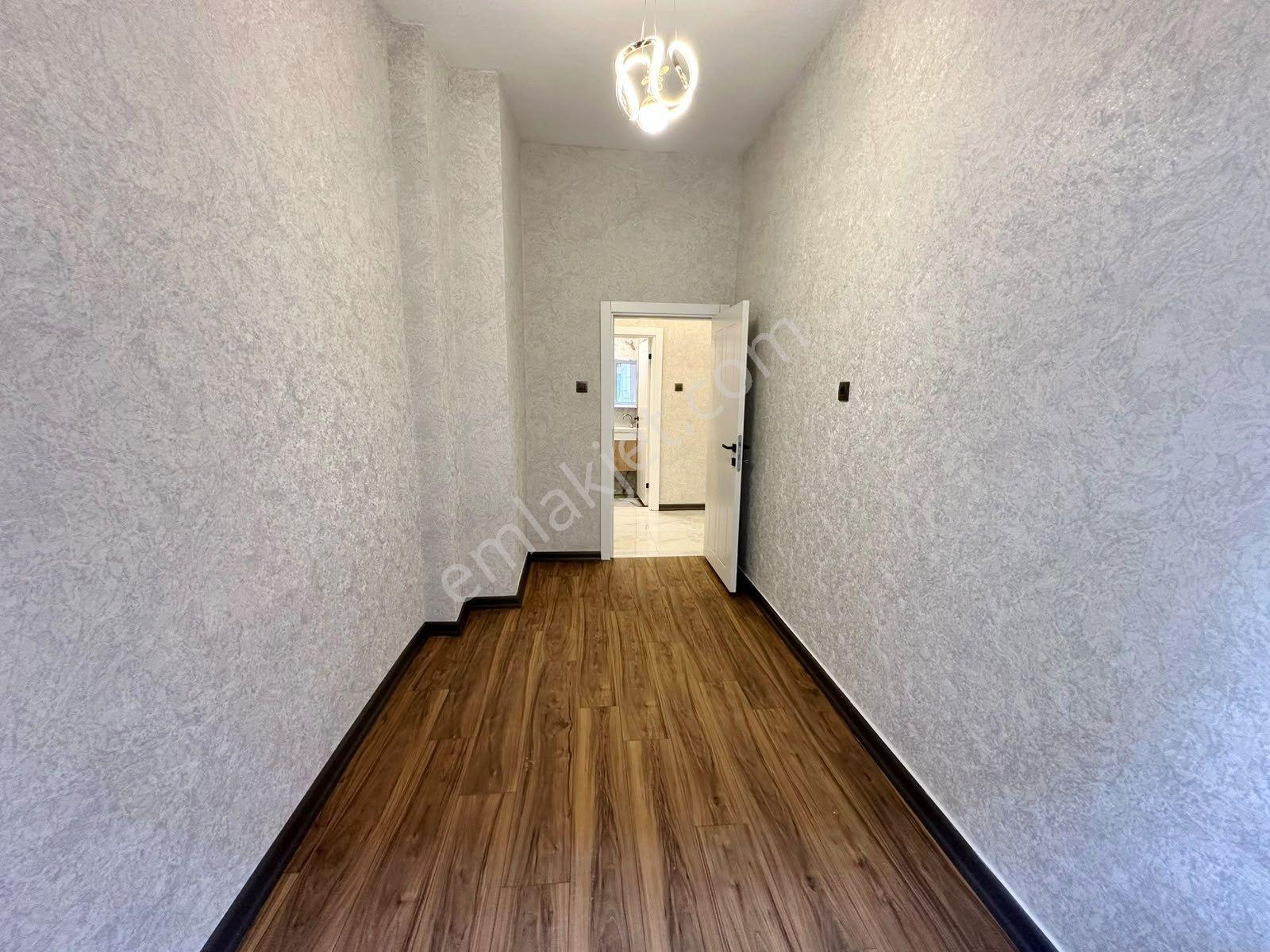Uzman Emlak'dan Aşağıeğlence Mh'de Ultralüx Yapılı Yüksek Giriş 2,5+1 Daire — fotoğraf 8