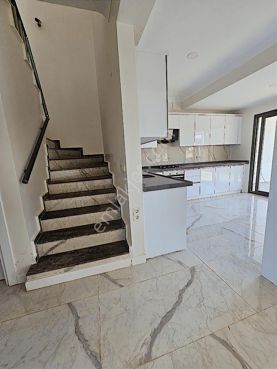 Karaağaç'da Denize 150 M | Havuzlu 3+1 Villa | Artur Yanı — fotoğraf 9