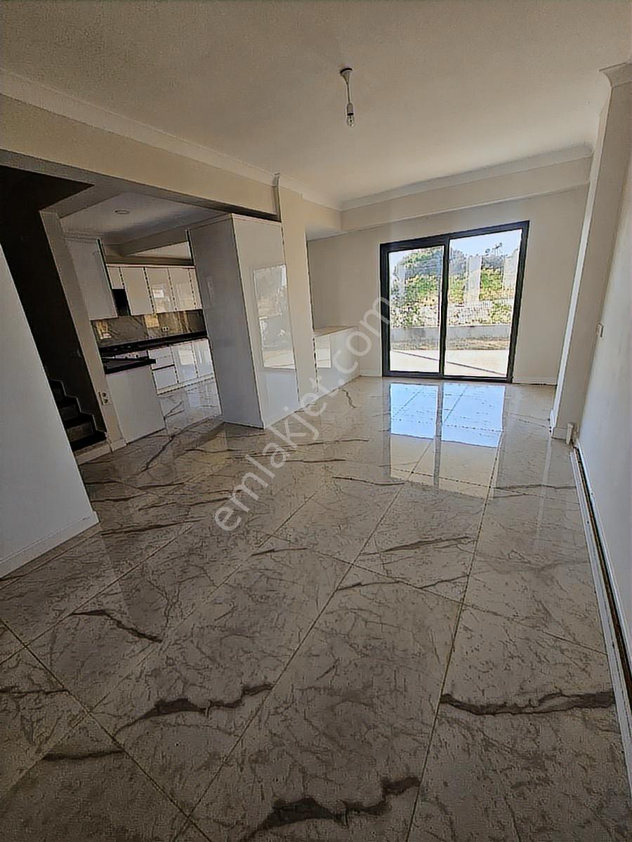 Karaağaç'da Denize 150 M | Havuzlu 3+1 Villa | Artur Yanı — fotoğraf 11