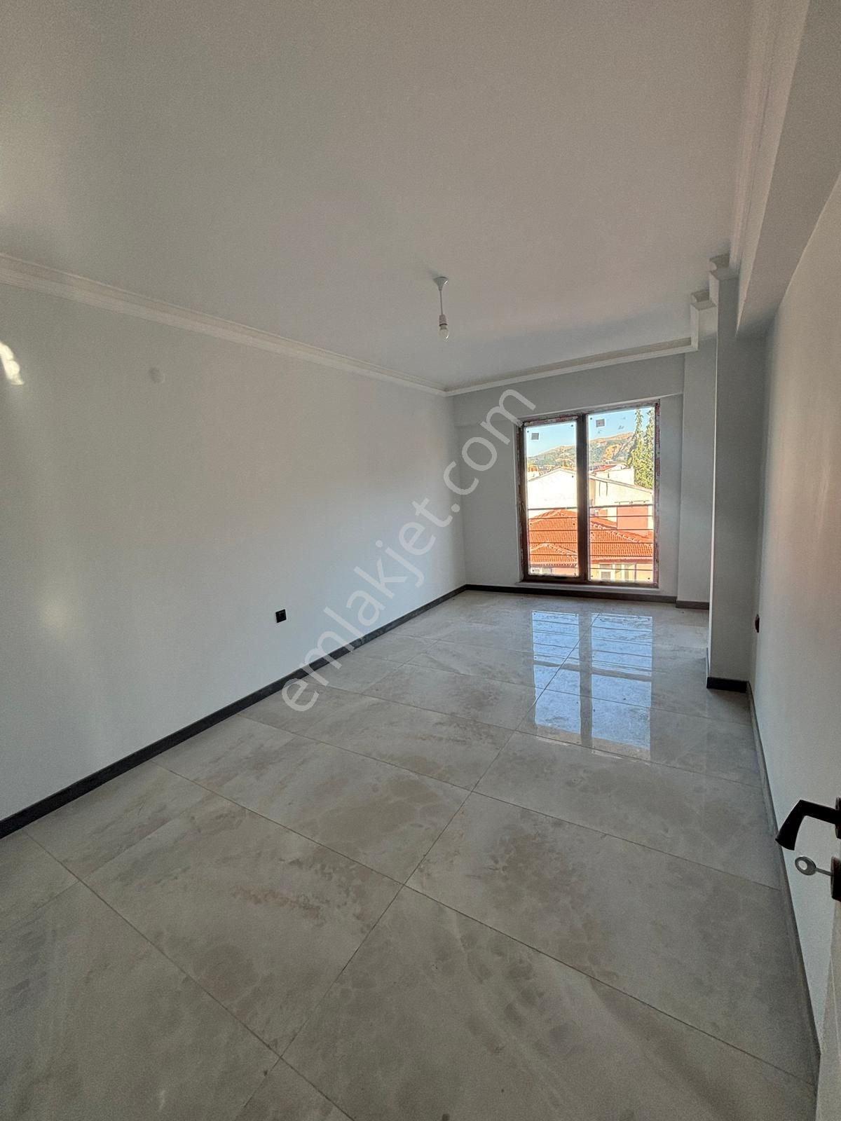 Isparta Merkez Karaağaç'ta 115 M² Asansörlü, Açık-kapalı Otoparklı 2+1 — fotoğraf 6
