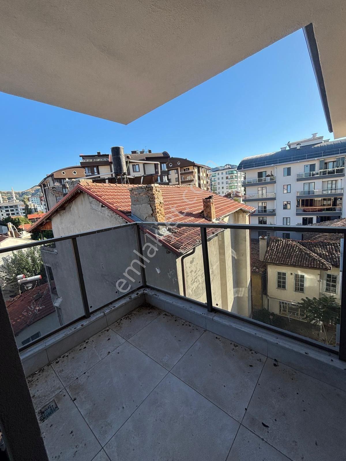 Isparta Merkez Karaağaç'ta 115 M² Asansörlü, Açık-kapalı Otoparklı 2+1 — fotoğraf 21