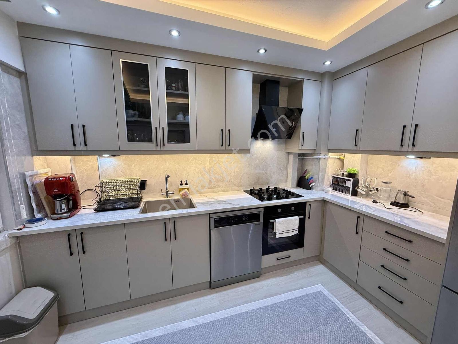 Atalar Mahallesi Lise Işıkları Altı Satılık 3+1 Daire — fotoğraf 12