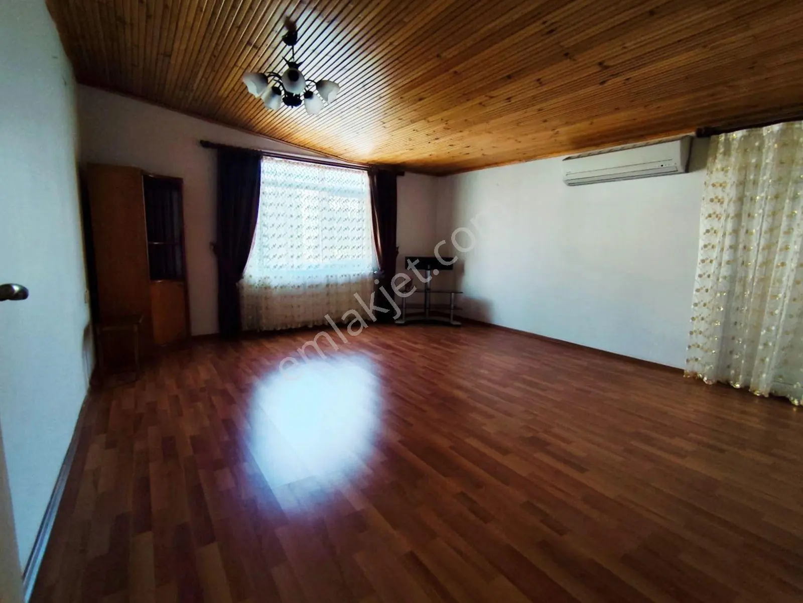Mertcan'dan Çarşı Mah 33m2 Arsa Paylı Balkonlu 3+1 Çatı Katı Daire — fotoğraf 2
