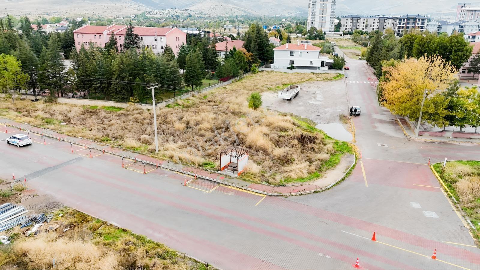 Me-Ka Group"Tan Alihsanpaşa Mah 3Adet Villa Yapımına Uygun Arsa