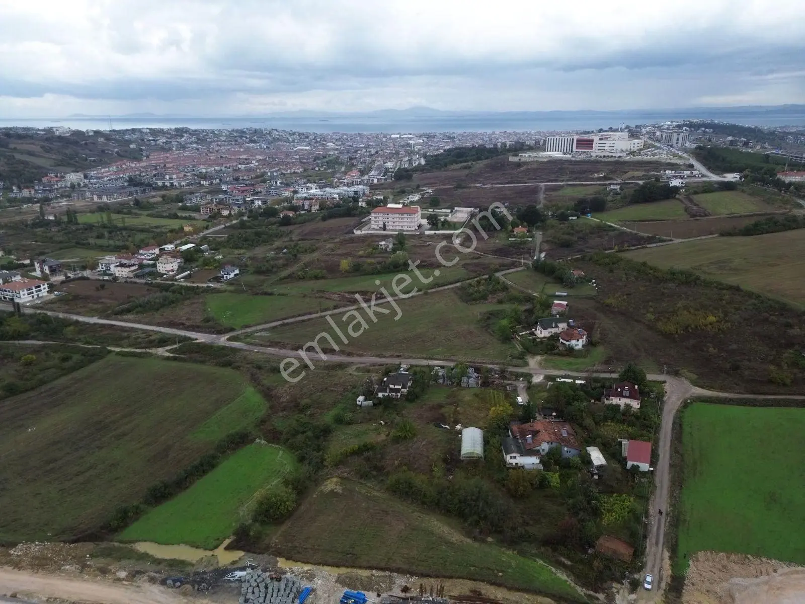 Yalova Merkez Hastane Yakını Çevre Yolunda 741 M2 Satılık Arsa — fotoğraf 3