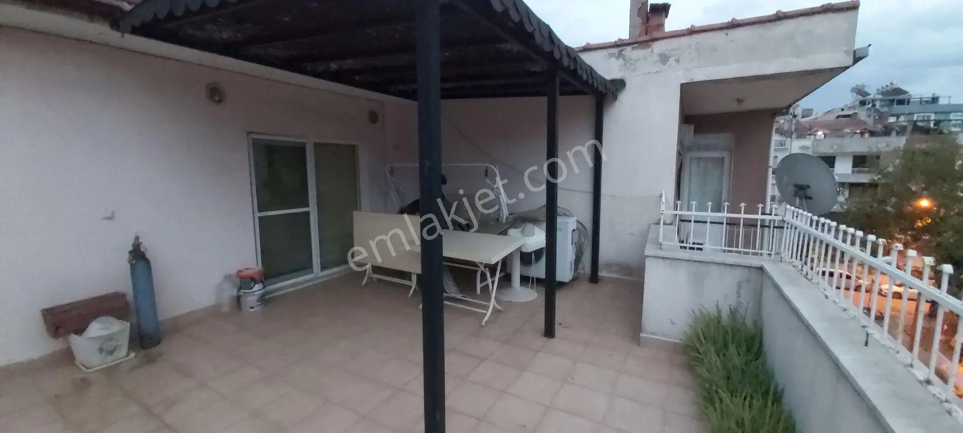 Ödemiş Atatürk Mahallesi'nde 4.5+1 Geniş Teraslı Dublex Daire — fotoğraf 29