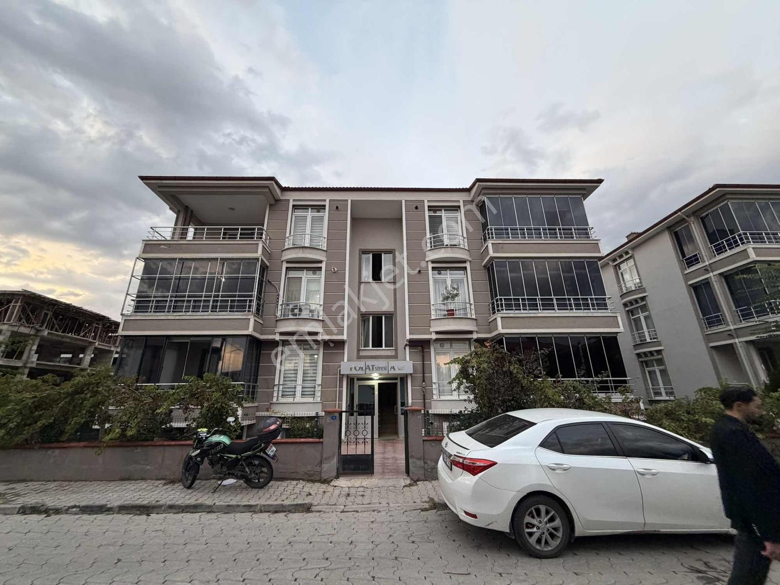 Remax Dem'den Demirkent Mah. Ara Kat Ön Cephe 3+1 Daire — fotoğraf 2
