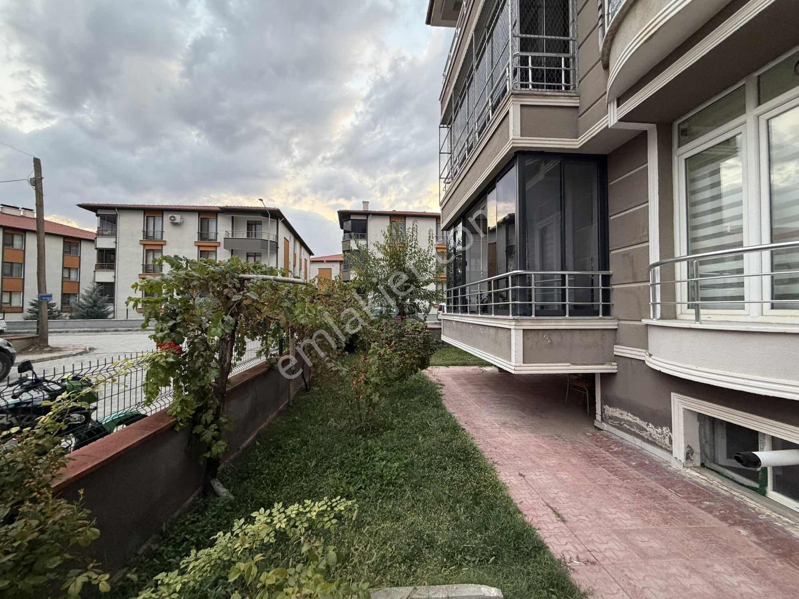 Remax Dem'den Demirkent Mah. Ara Kat Ön Cephe 3+1 Daire — fotoğraf 4