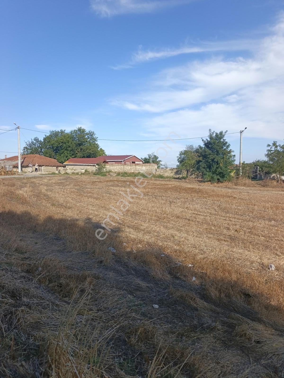 Saray Karabürçek Köyünde 529 M2 % 75 3 Kat İmarlı Arsa