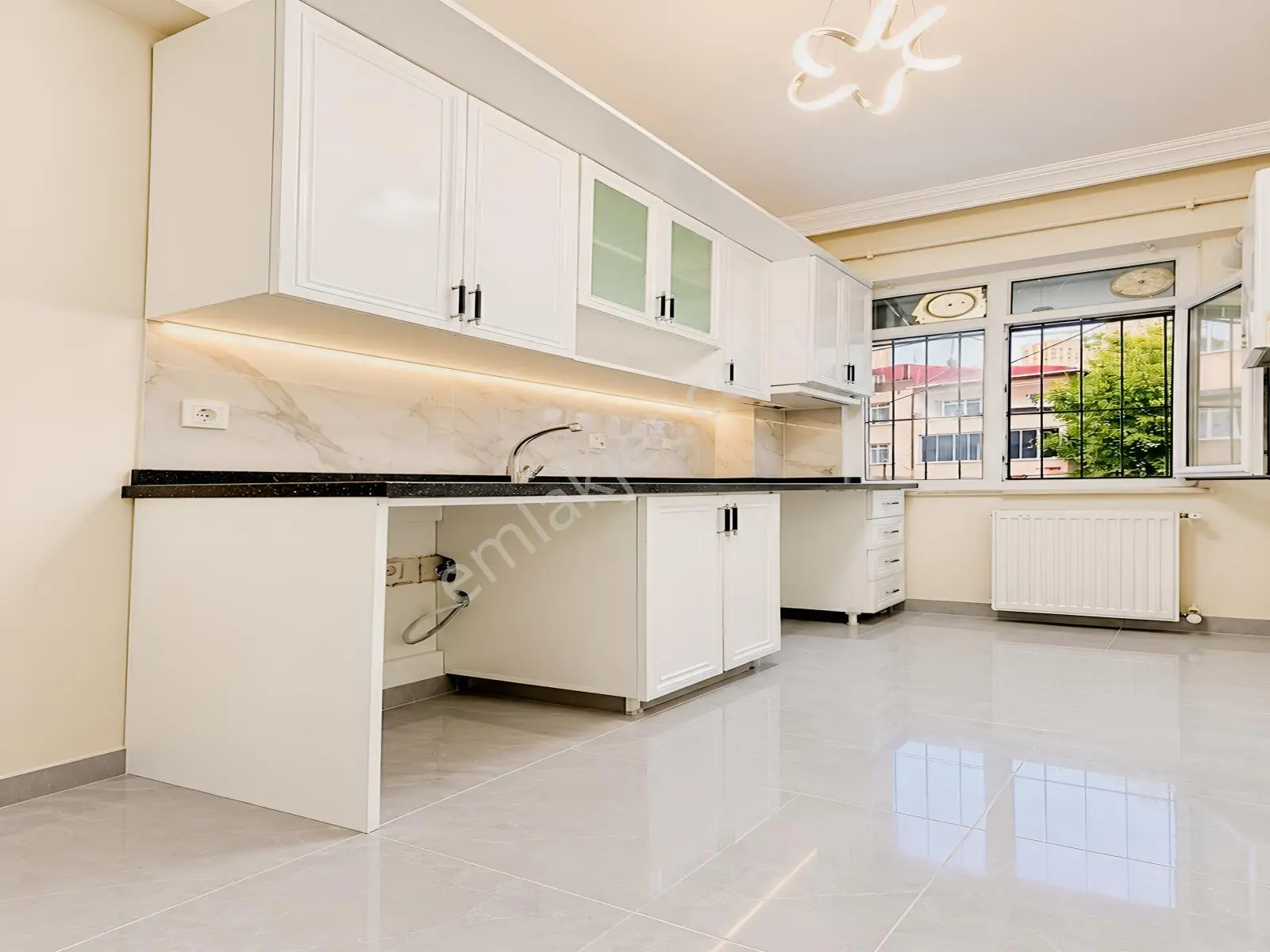 Hanev Yapıdan 2+1 Masrafsız Köşe Başı Çifft Cephe Satılık Daire