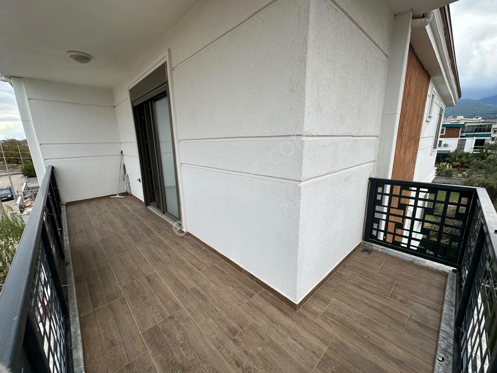 Kostak Gayrimenkul'den Akçayda Eşsiz Manzaralı Bahçeli 4+1 Villa — fotoğraf 5