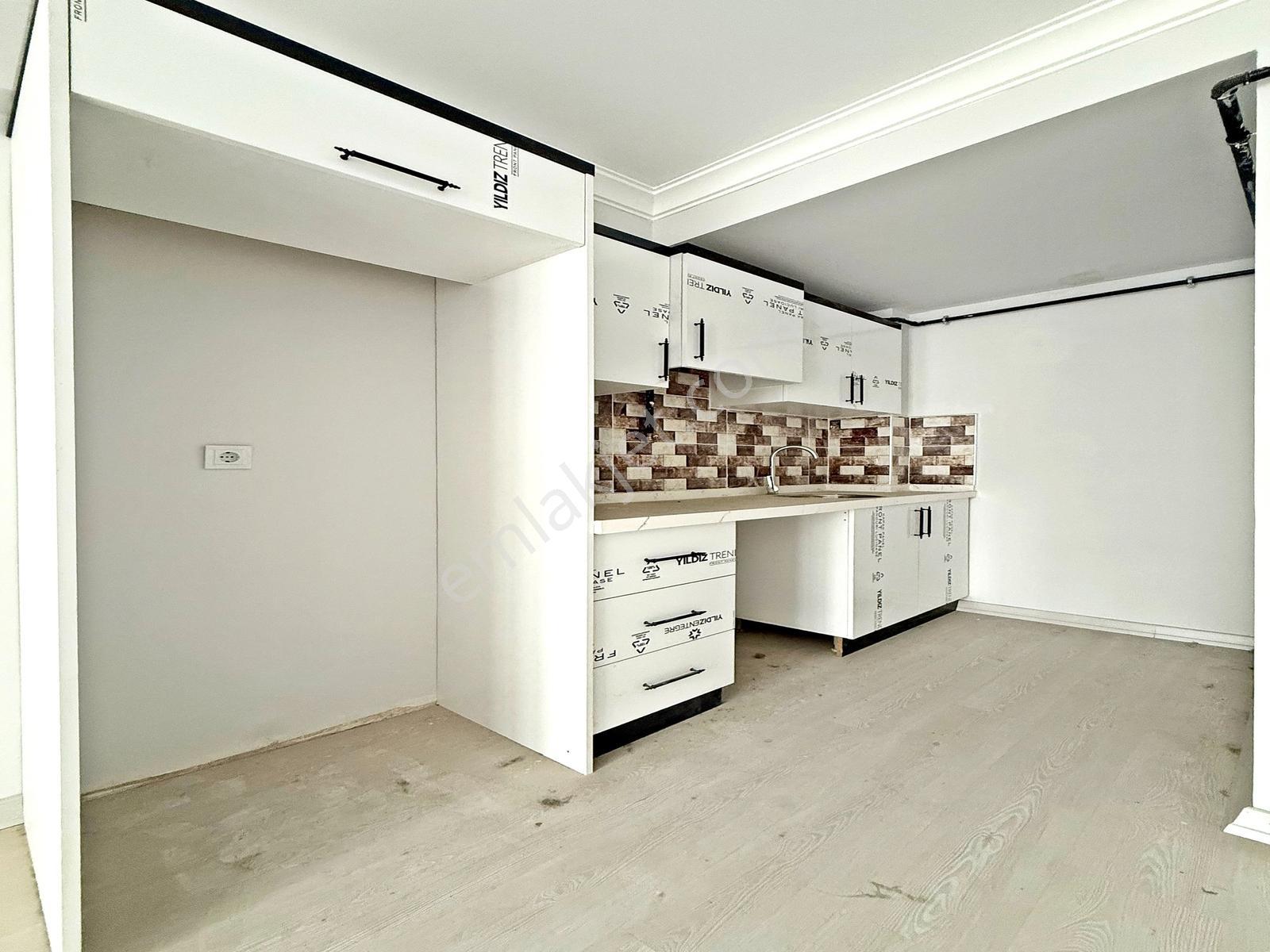 Metrobüse Ve Marmara Park Avm'ye Yürüme Mesafesinde Sitede Daire — fotoğraf 5
