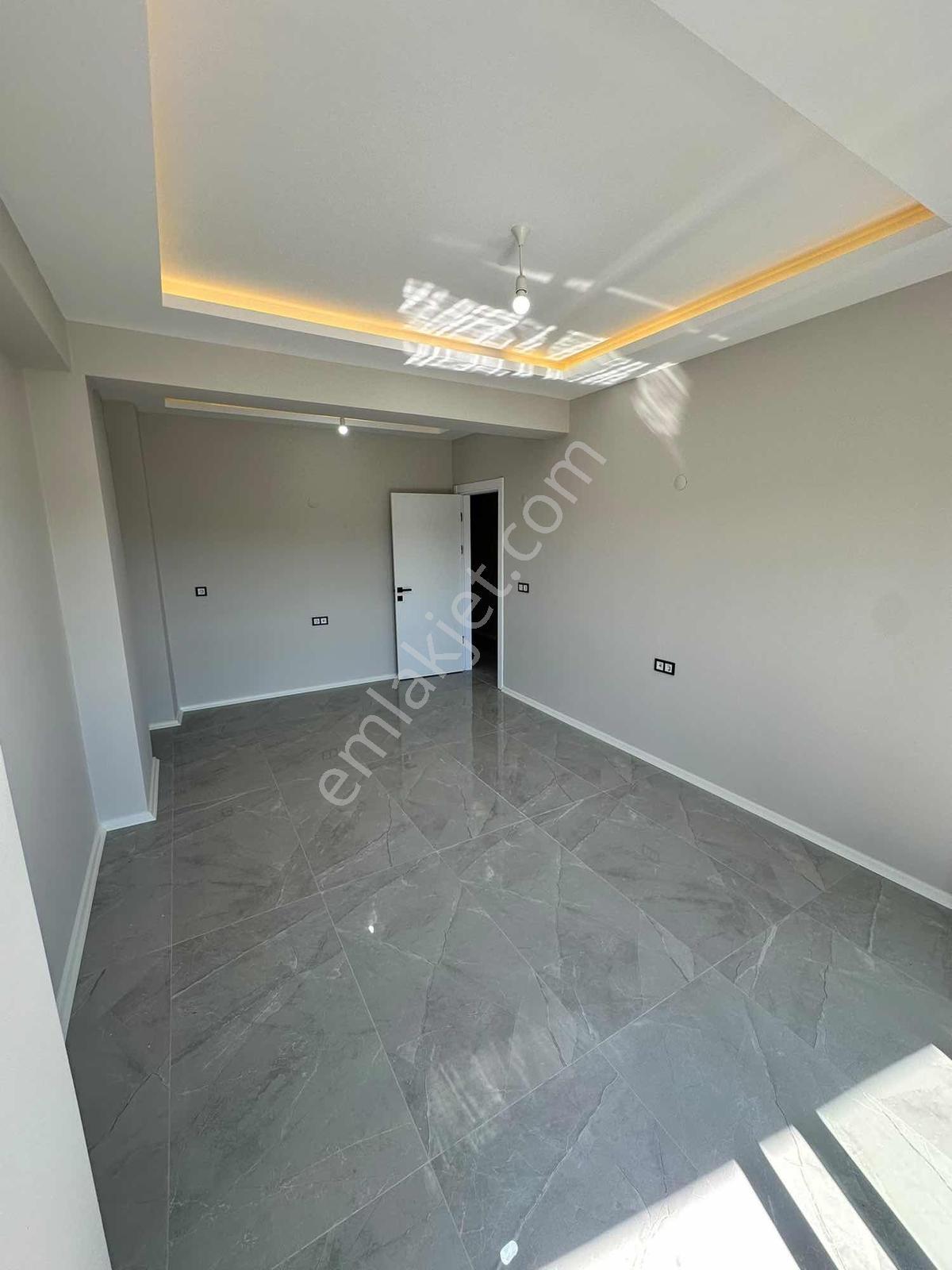 Merkez Gayrimenkulden Satılık 2+1 Ön Cephe Daire