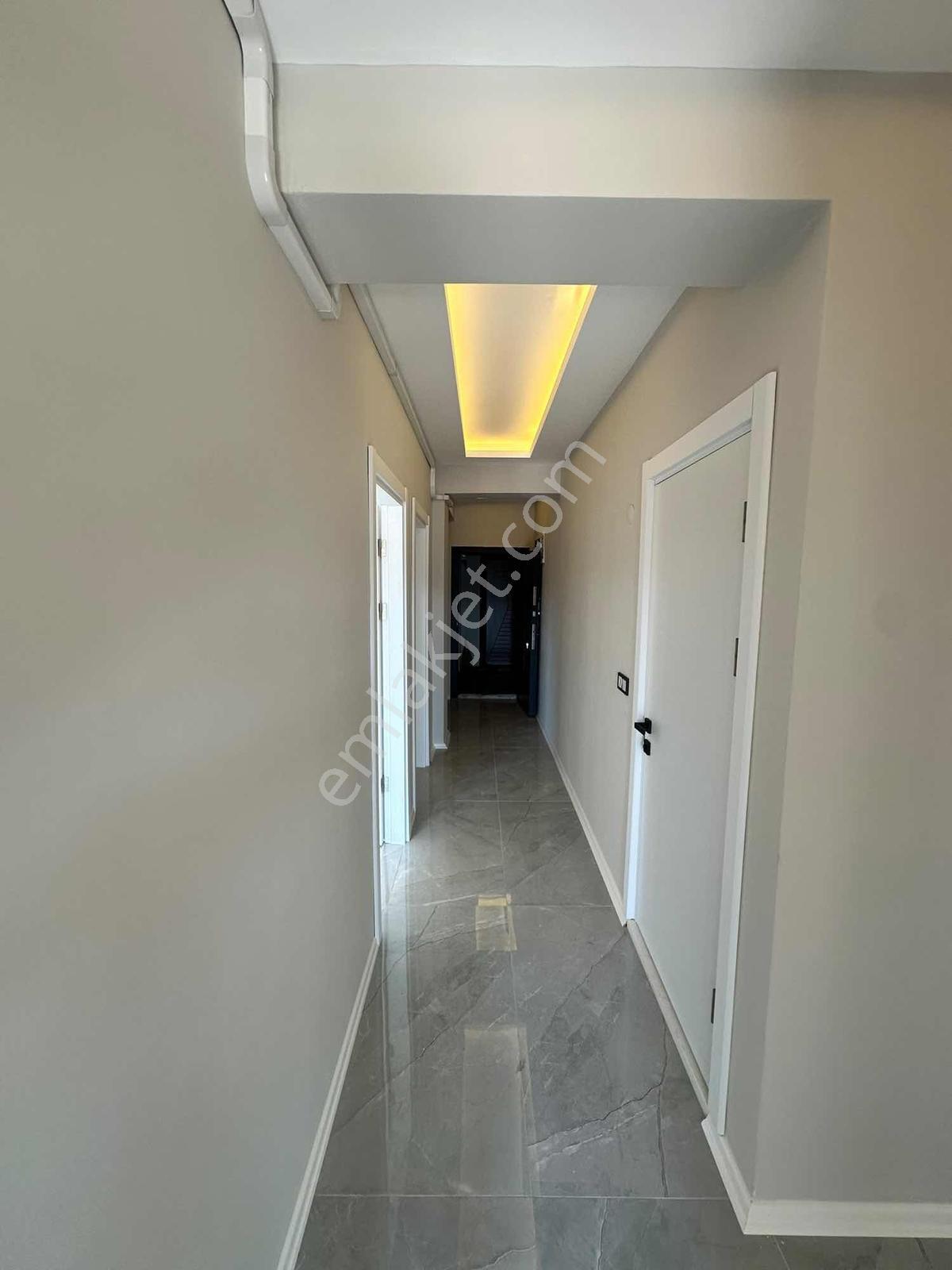 Merkez Gayrimenkulden Satılık 2+1 Ön Cephe Daire — fotoğraf 9
