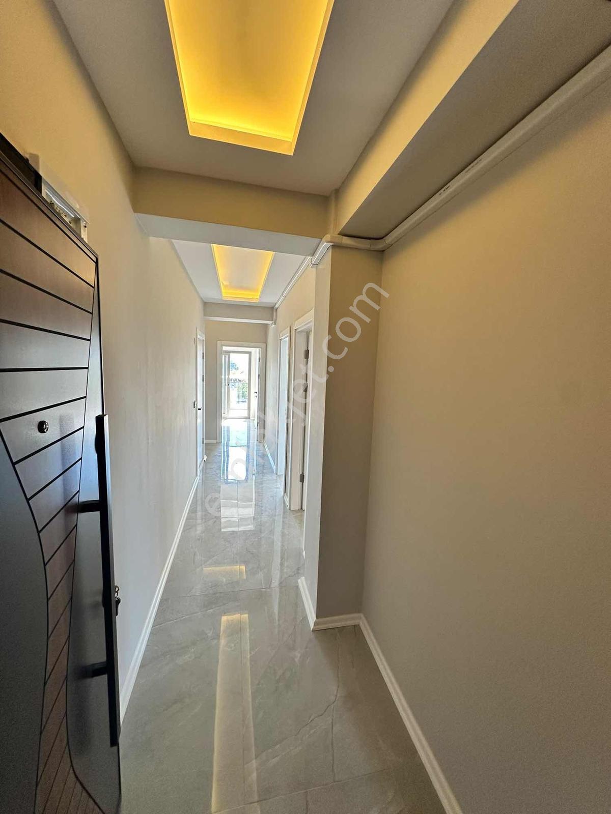 Merkez Gayrimenkulden Satılık 2+1 Ön Cephe Daire — fotoğraf 11