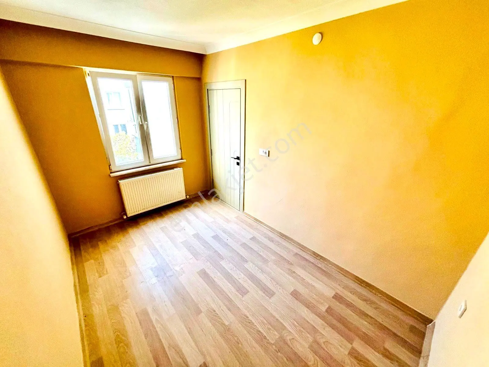Referans'tan Akçay Merkez'de Denize 500 Metre Ön Cephe Ayrı Mutfak 2+1 Daire — fotoğraf 3