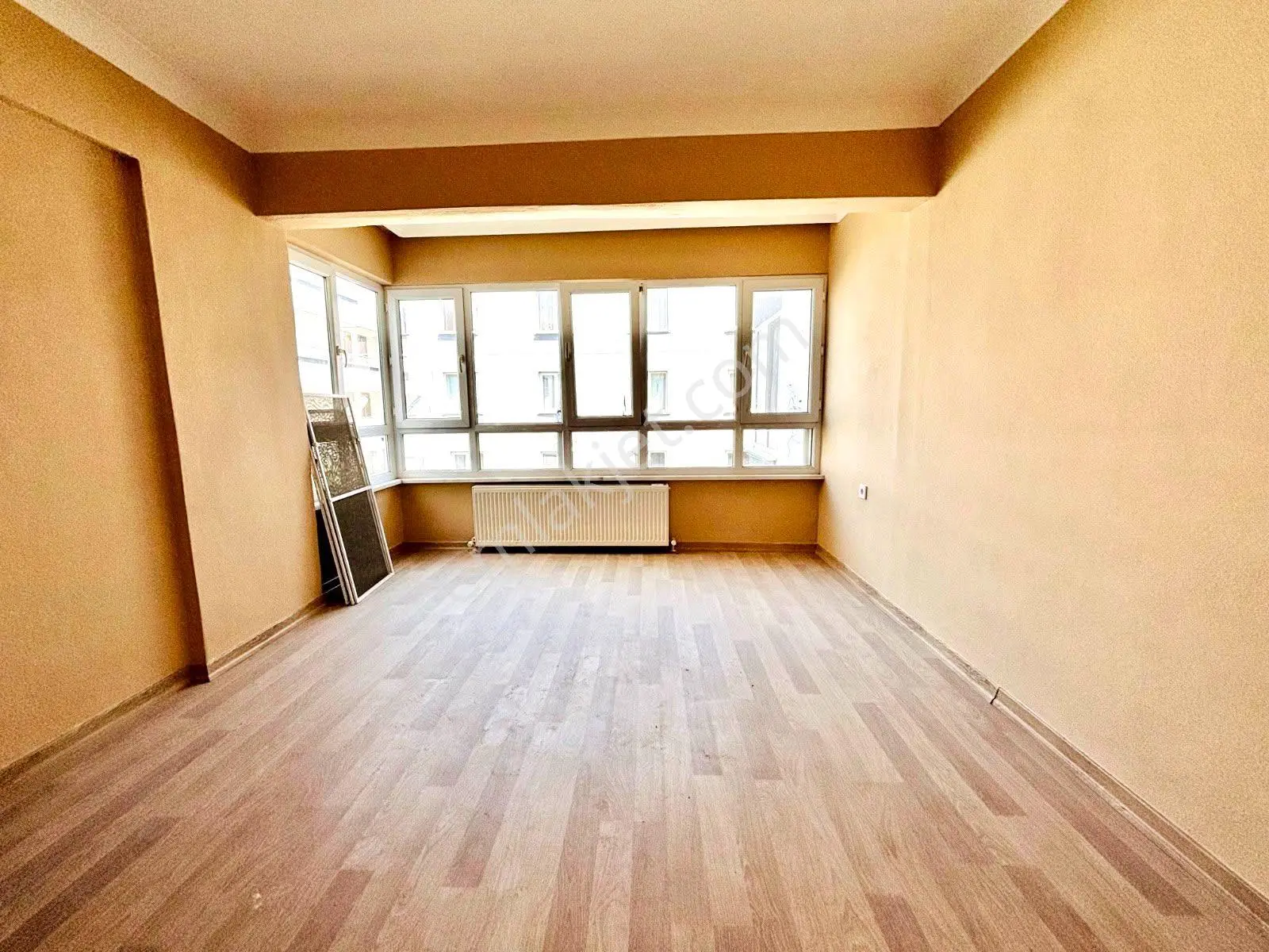 Referans'tan Akçay Merkez'de Denize 500 Metre Ön Cephe Ayrı Mutfak 2+1 Daire — fotoğraf 8
