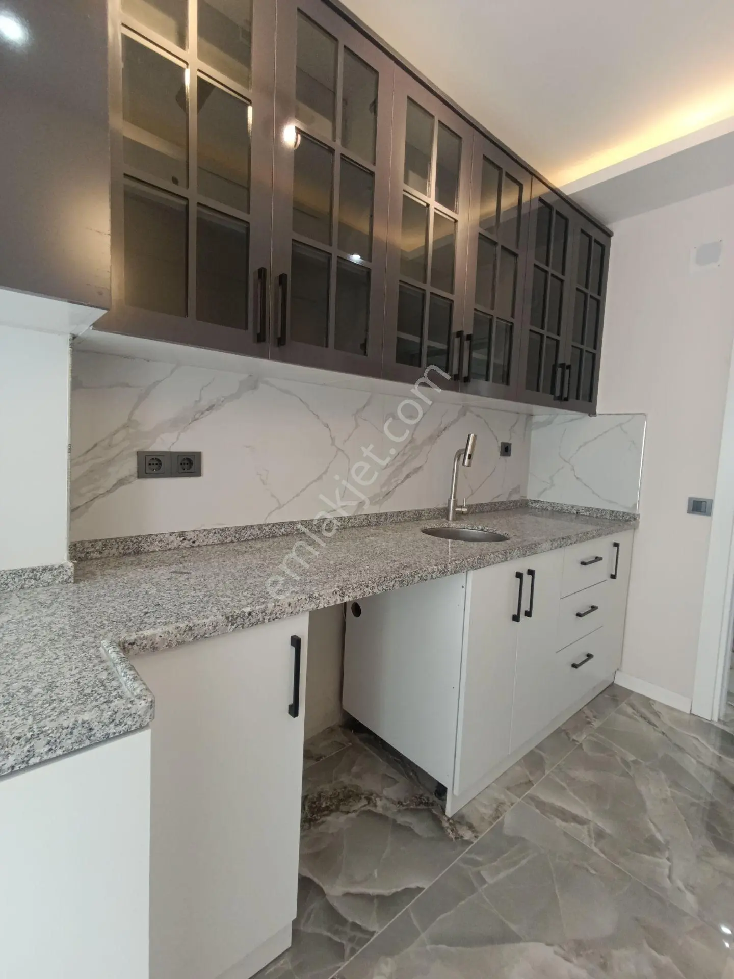 ​ Barajyolu'nda Bulvar Üzeri Satılık 3+1 Lüks Daire — fotoğraf 15