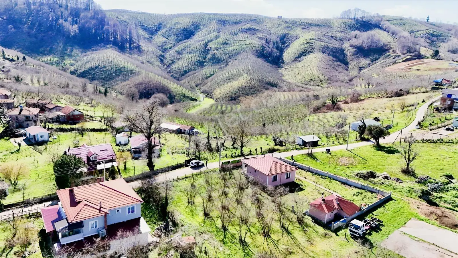 Balcıoğlundan Yola Cephe Köşe İmarlı Ruhsatlı 450m2 Düz Arsa ! — fotoğraf 8