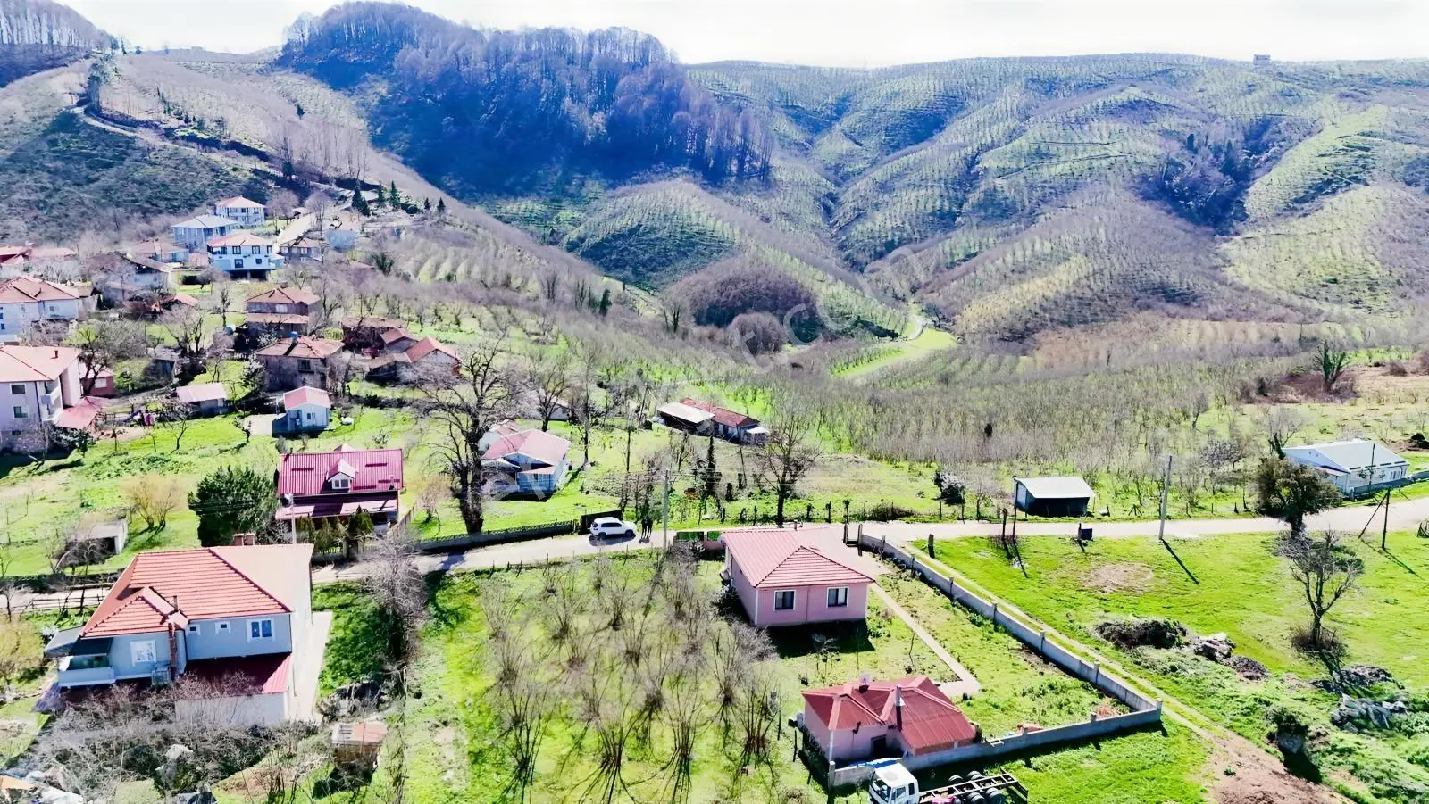 Balcıoğlundan Yola Cephe Köşe İmarlı Ruhsatlı 450m2 Düz Arsa ! — fotoğraf 11