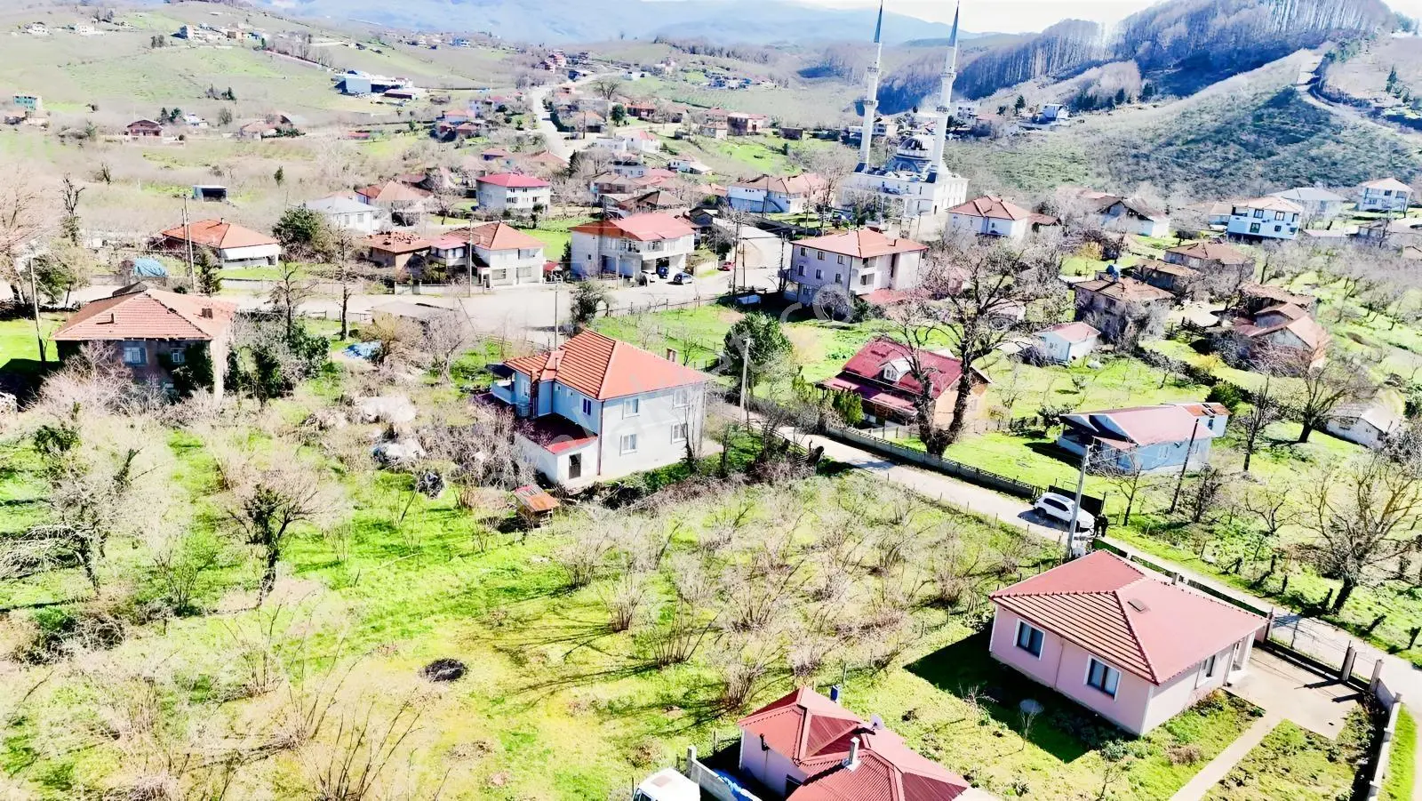 Balcıoğlundan Yola Cephe Köşe İmarlı Ruhsatlı 450m2 Düz Arsa ! — fotoğraf 13