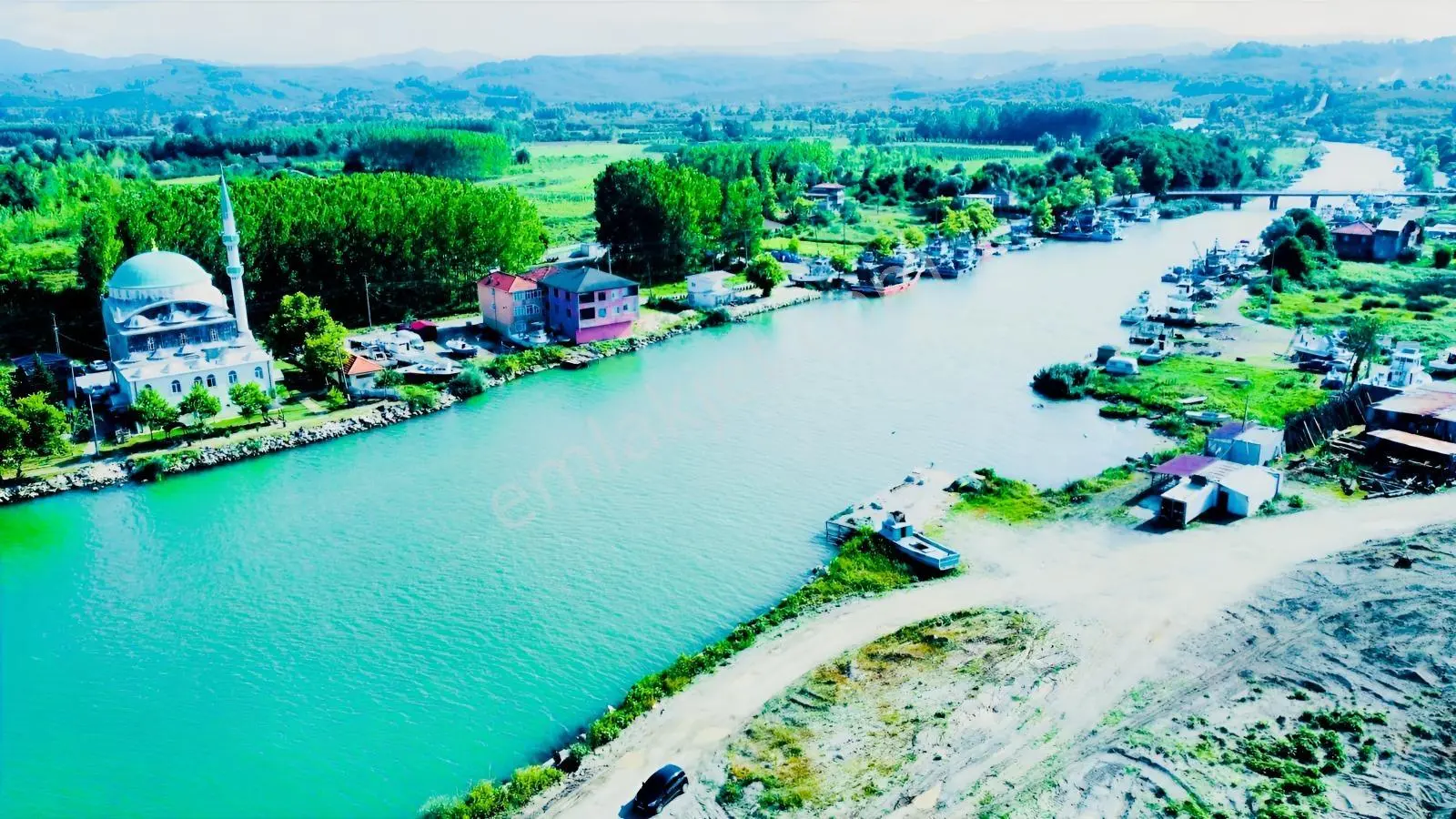 Balcıoğlundan Yola Cephe Köşe İmarlı Ruhsatlı 450m2 Düz Arsa ! — fotoğraf 18