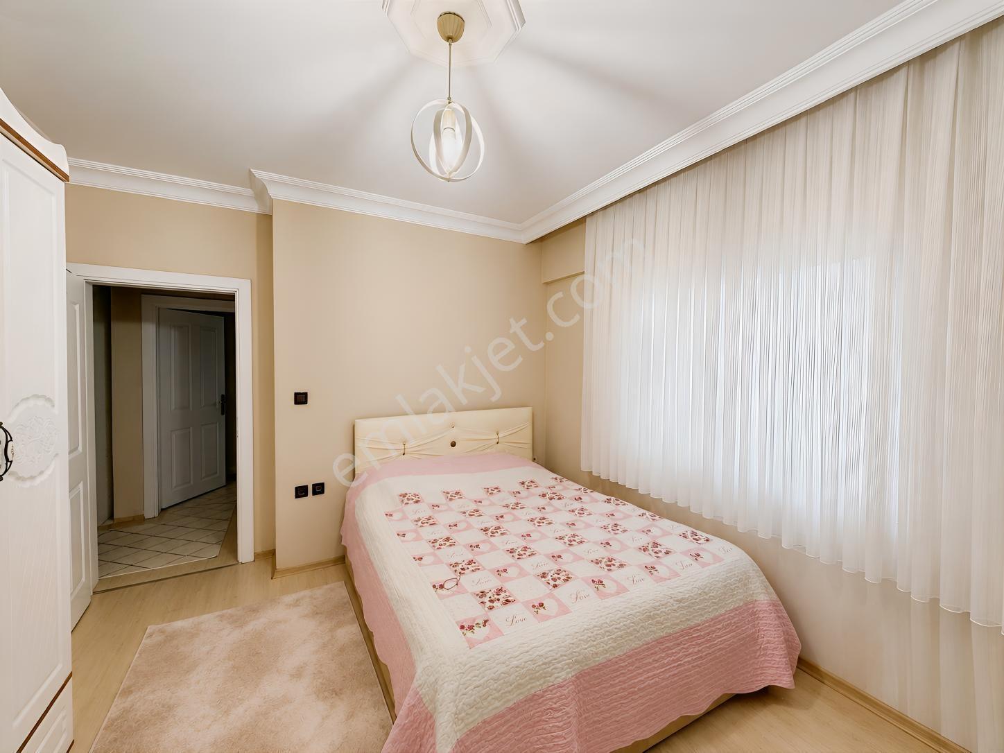 Acil Satılık Güzeltepede Ferah Geniş 3+1 Arakat Daire — fotoğraf 13