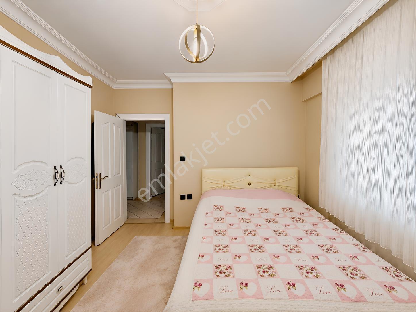Acil Satılık Güzeltepede Ferah Geniş 3+1 Arakat Daire — fotoğraf 14