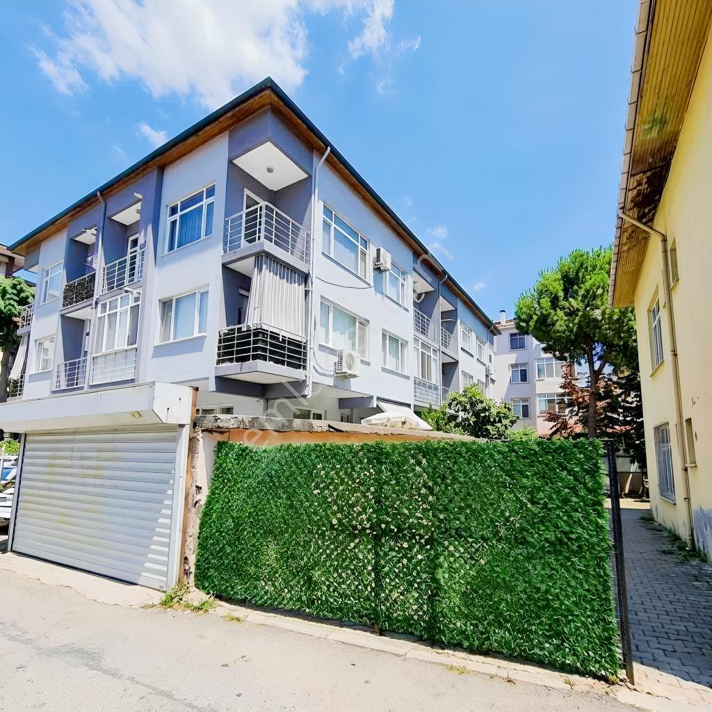 Üsküdar Çengelköy M.h 80 M2 2+1 Satılık Daire + 300 M2 Arsa — fotoğraf 3