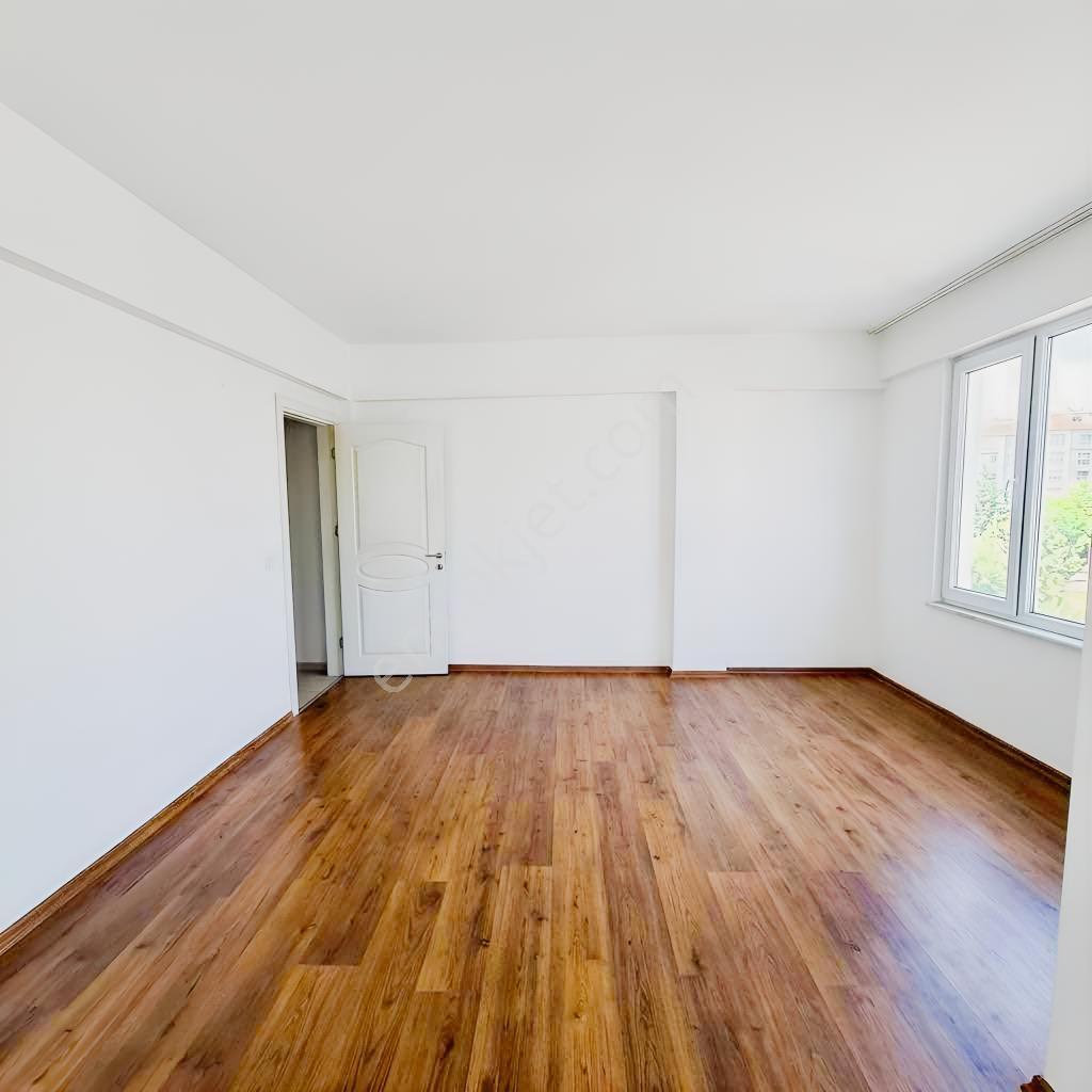 Üsküdar Çengelköy M.h 80 M2 2+1 Satılık Daire + 300 M2 Arsa — fotoğraf 9