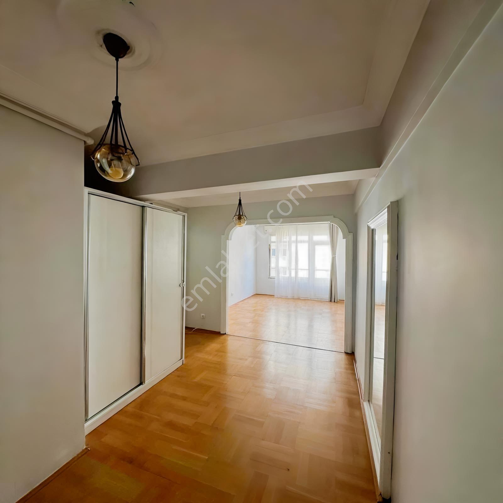 Üsküdar Çengelköy M.h 80 M2 2+1 Satılık Daire + 300 M2 Arsa — fotoğraf 10