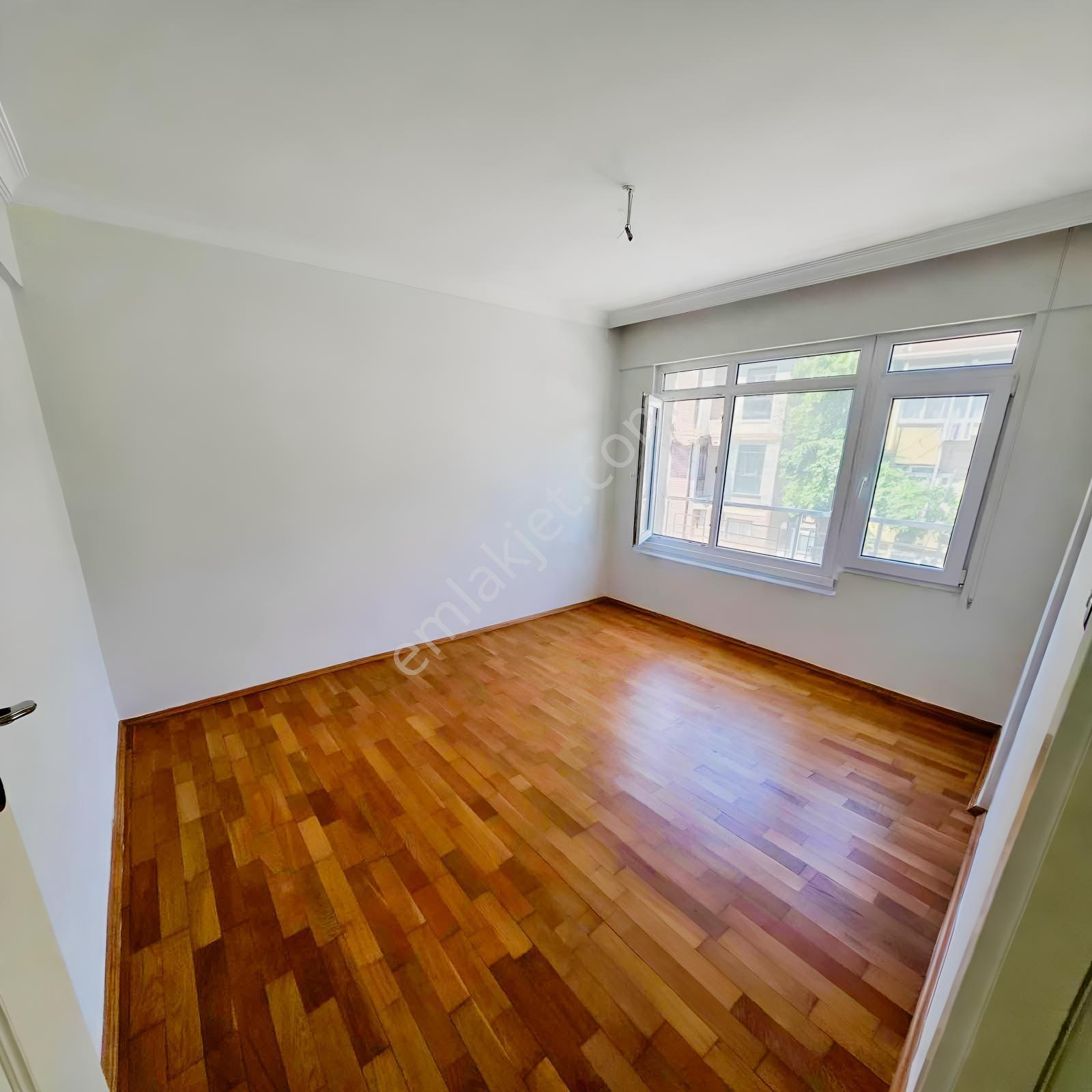 Üsküdar Çengelköy M.h 80 M2 2+1 Satılık Daire + 300 M2 Arsa — fotoğraf 11