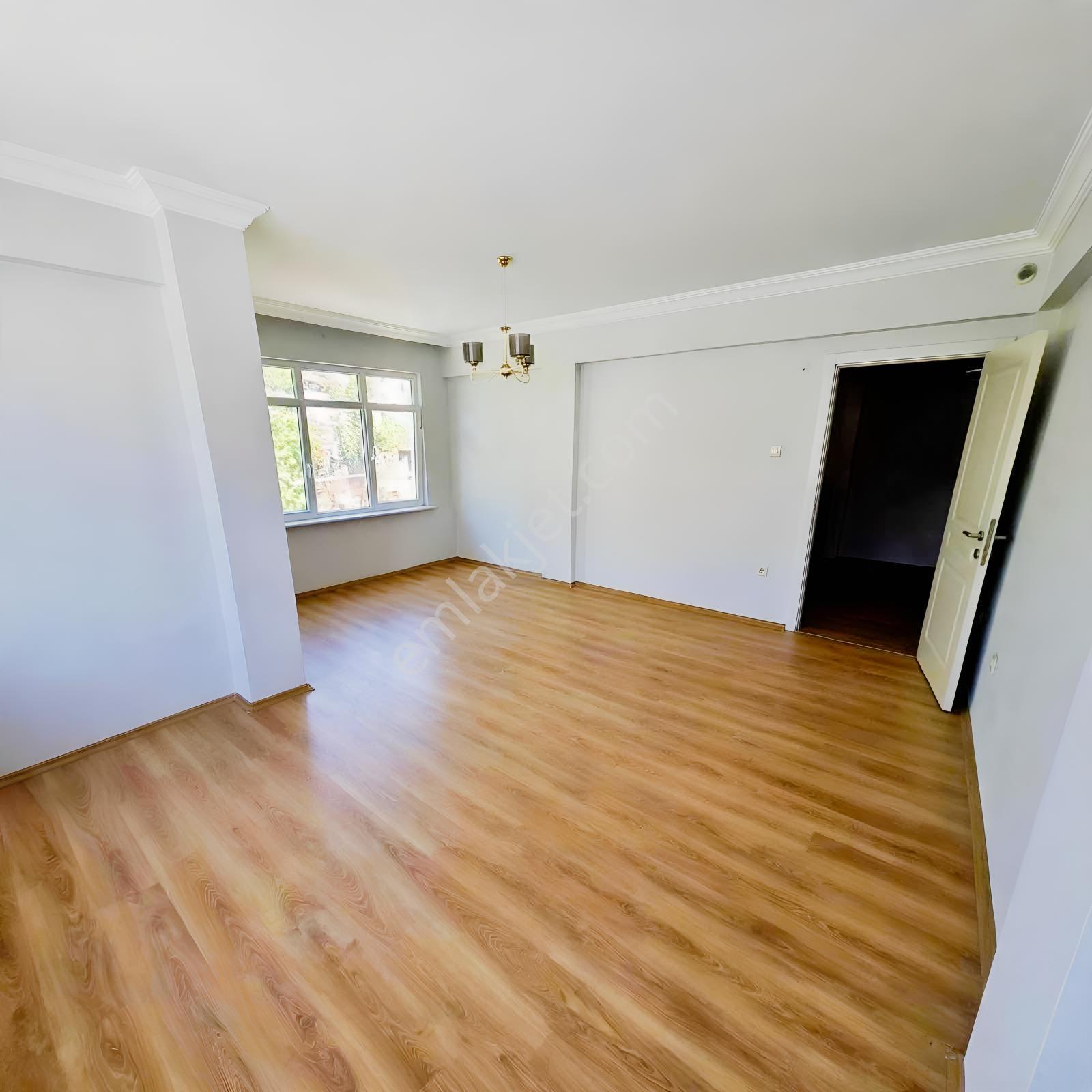 Üsküdar Çengelköy M.h 80 M2 2+1 Satılık Daire + 300 M2 Arsa — fotoğraf 13