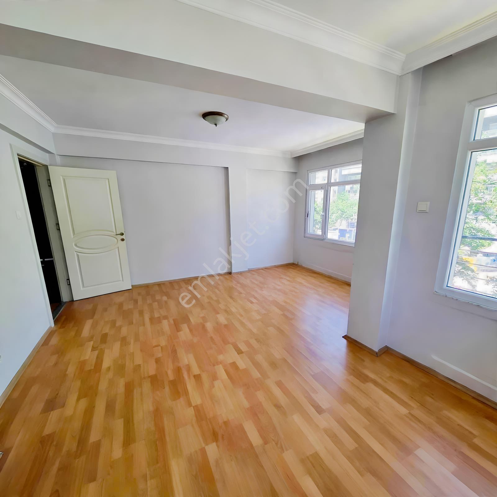 Üsküdar Çengelköy M.h 80 M2 2+1 Satılık Daire + 300 M2 Arsa — fotoğraf 14