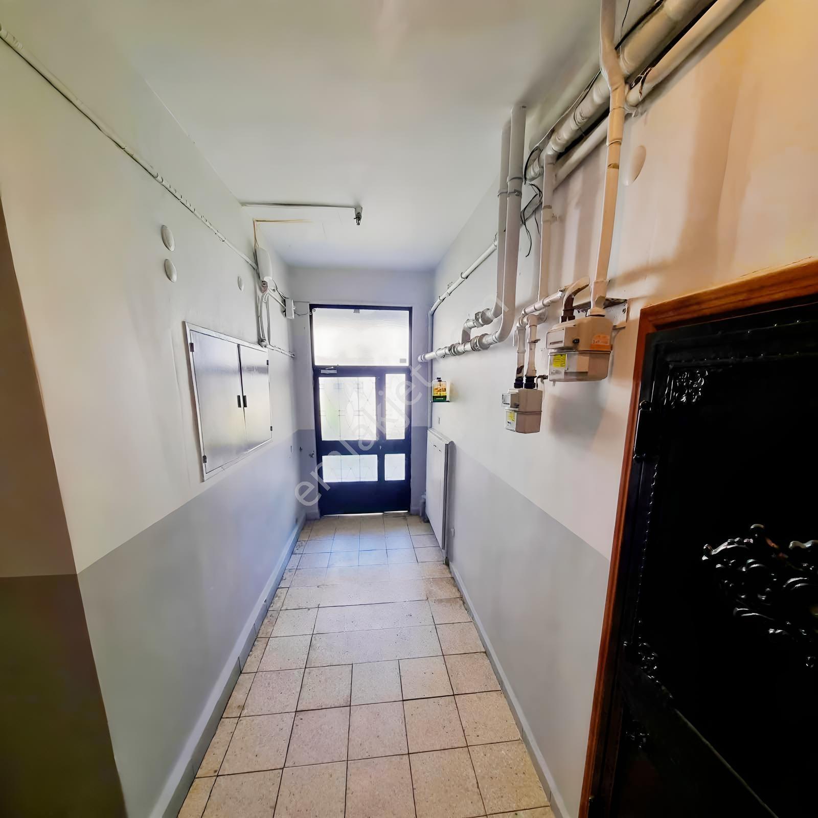 Üsküdar Çengelköy M.h 80 M2 2+1 Satılık Daire + 300 M2 Arsa — fotoğraf 16