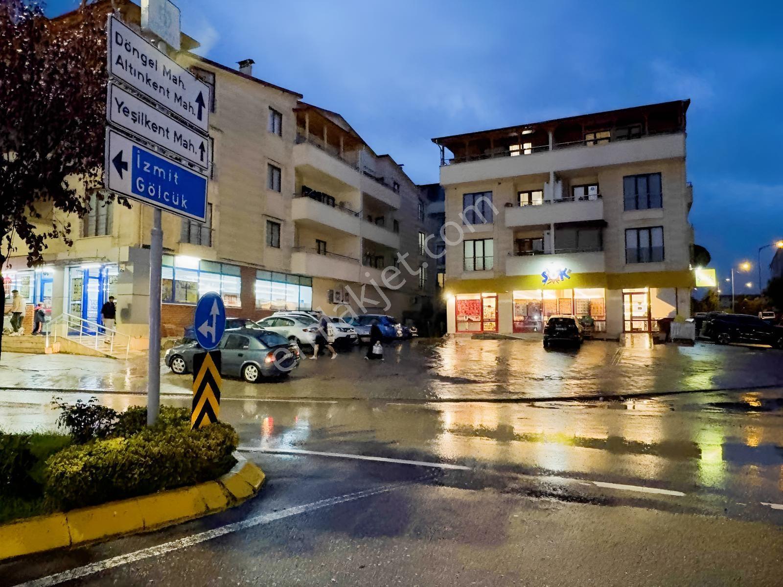 Barbaros Merkezde Süper Konumda Arakat Geniş Daire — fotoğraf 30