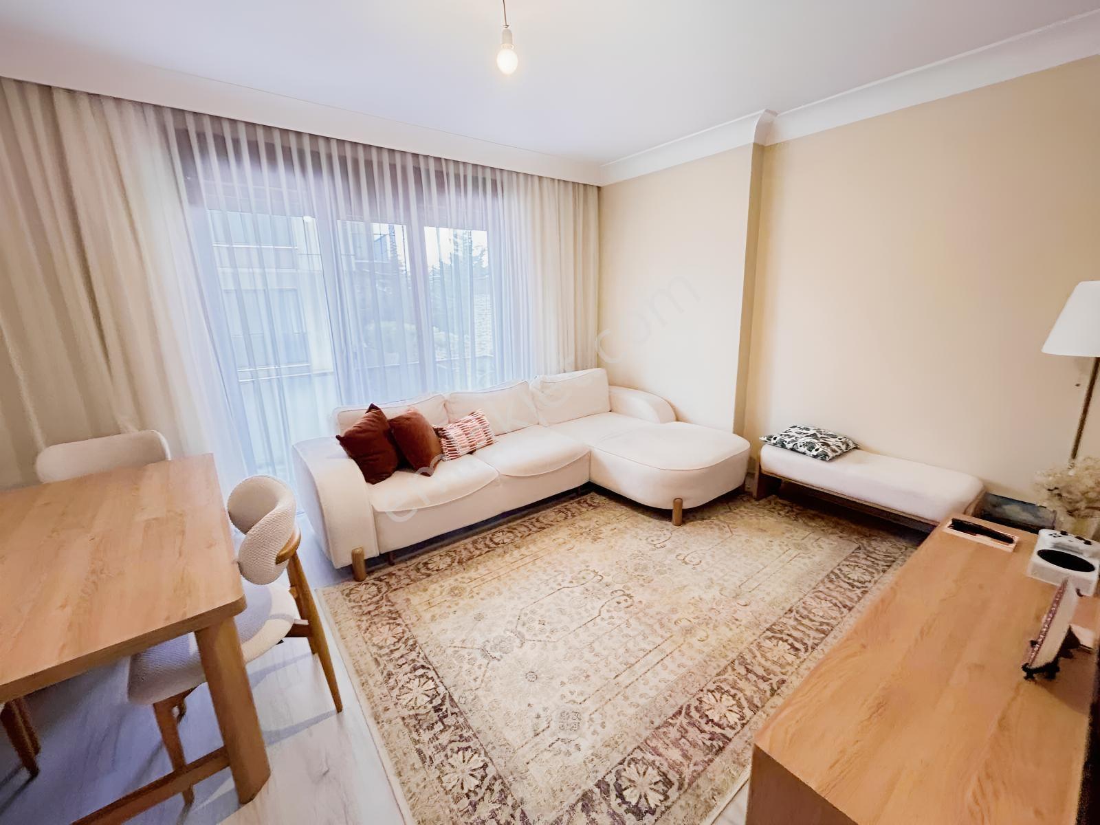 Ataşehır Esatpaşa Mahallesinde Site İçinde Satılık 2+1 Daire — fotoğraf 2