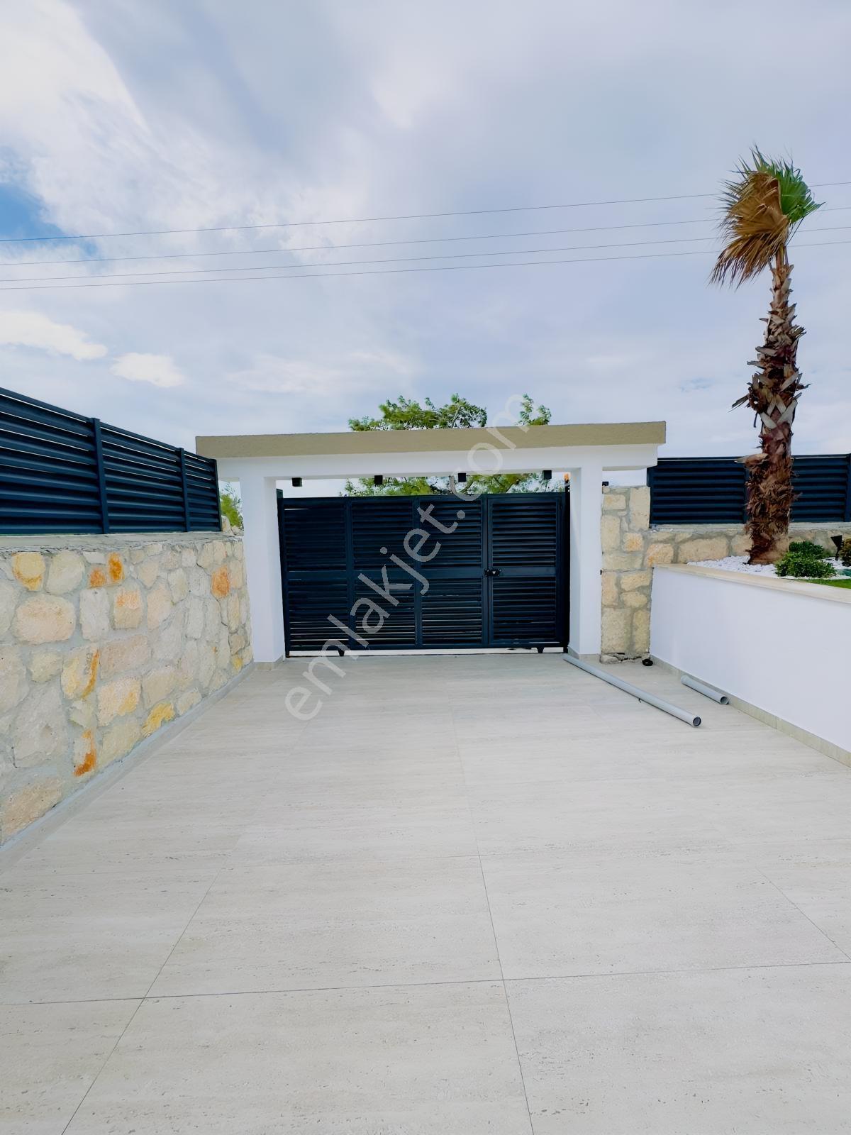 Didimde Satılık 600 M2 Arsa İçinde Alaçatı Mimarili Özel Villa — fotoğraf 5