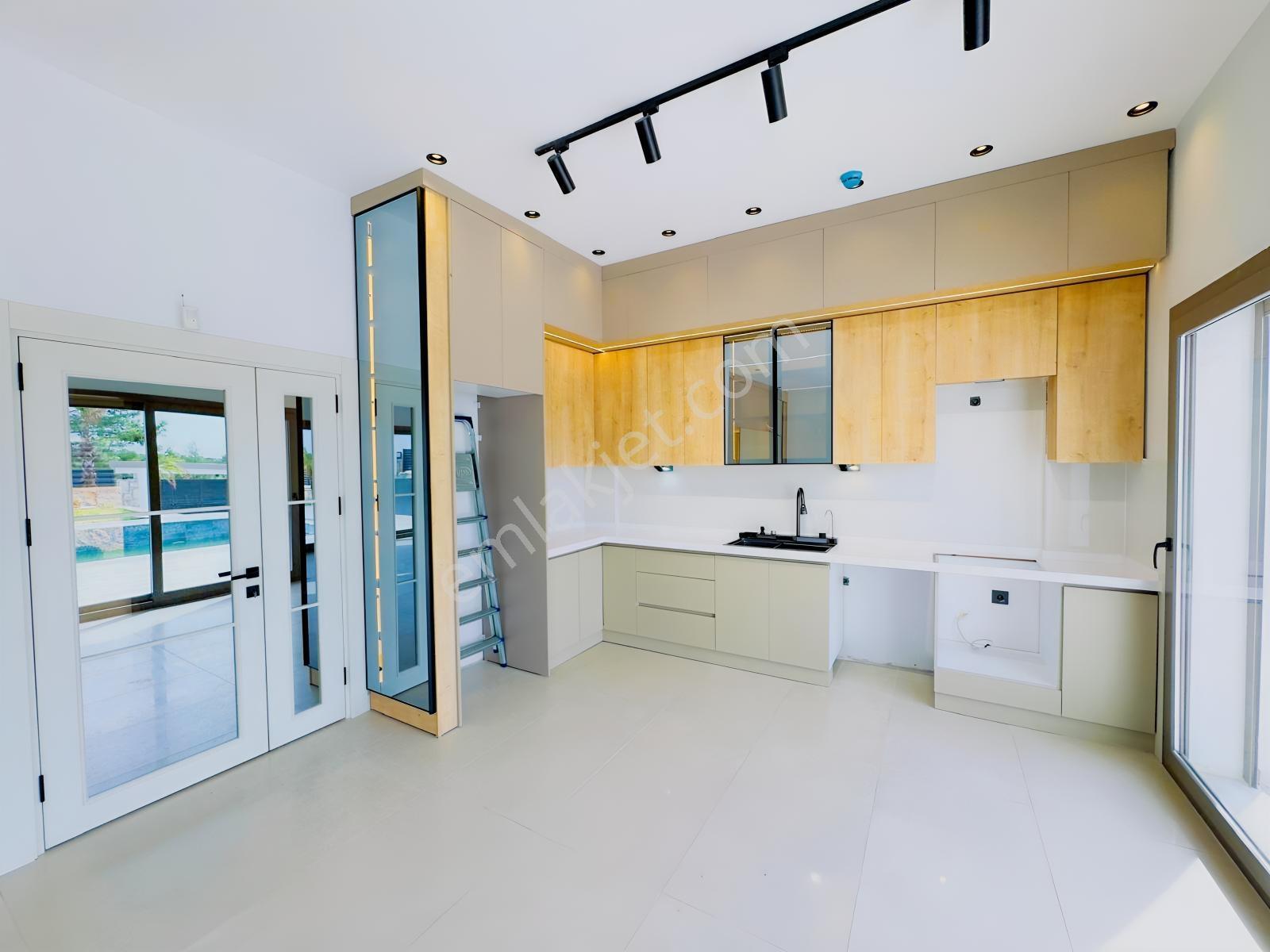Didimde Satılık 600 M2 Arsa İçinde Alaçatı Mimarili Özel Villa — fotoğraf 10
