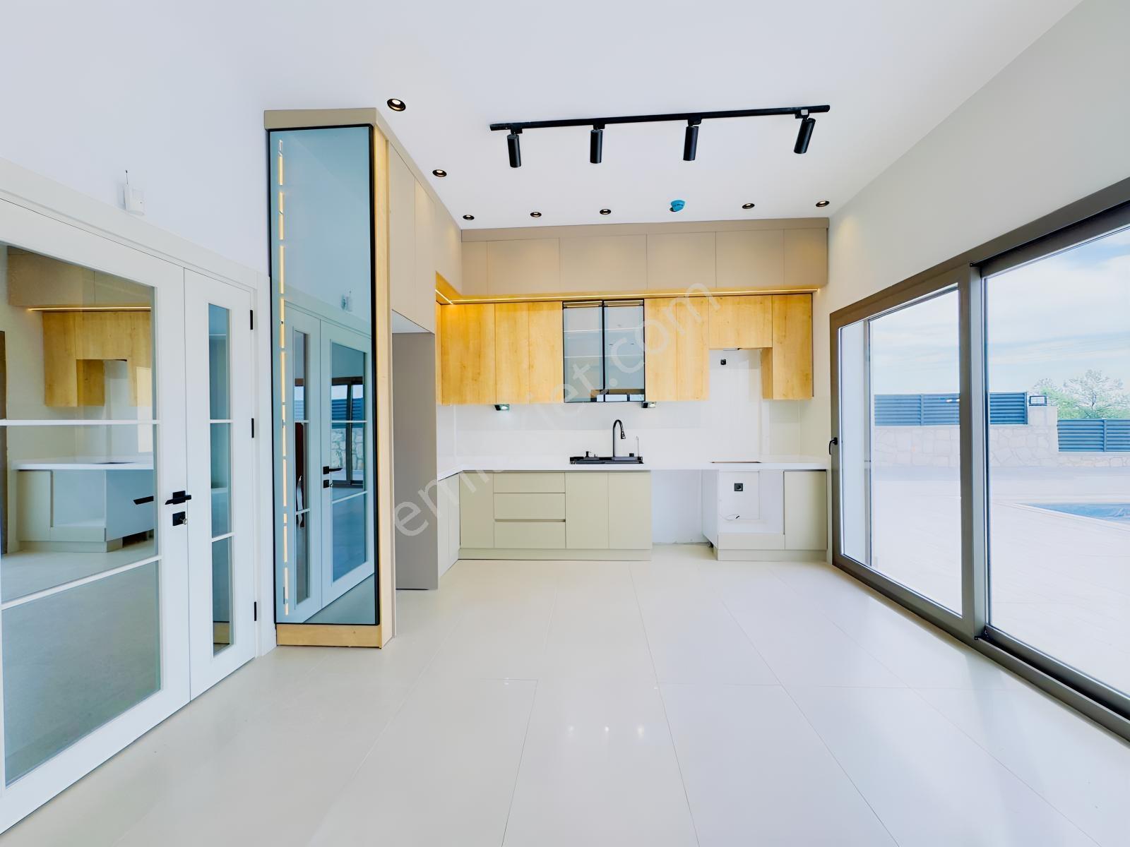 Didimde Satılık 600 M2 Arsa İçinde Alaçatı Mimarili Özel Villa — fotoğraf 11