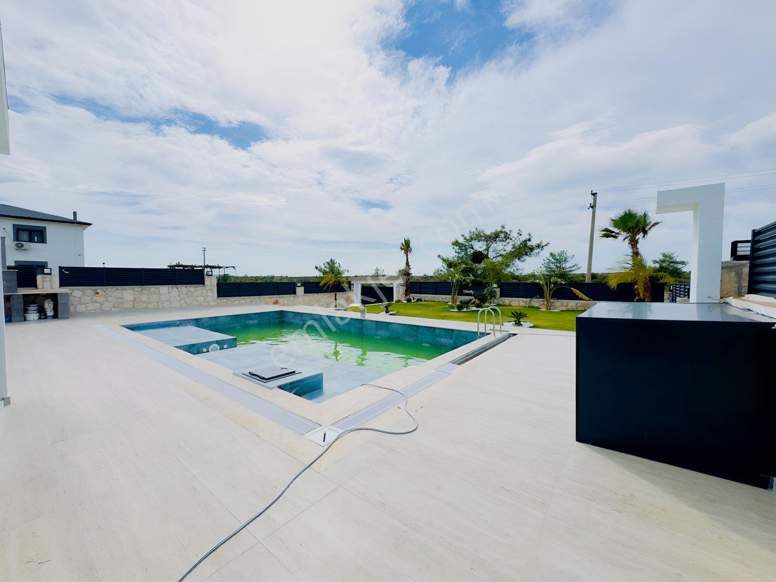 Didimde Satılık 600 M2 Arsa İçinde Alaçatı Mimarili Özel Villa — fotoğraf 13